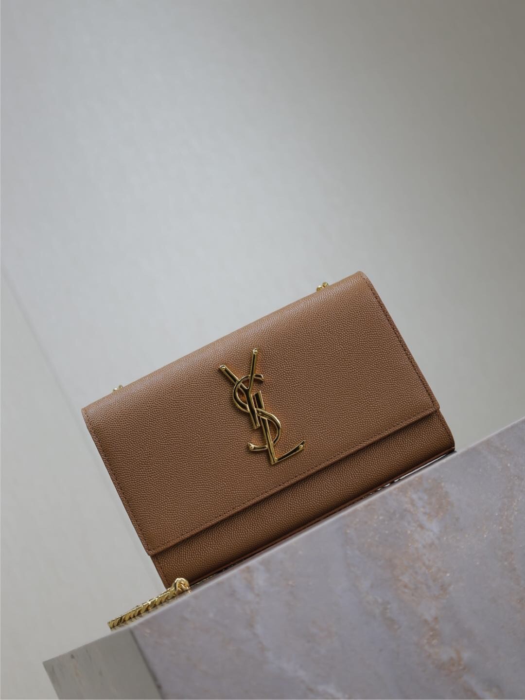 061 YSL 469390