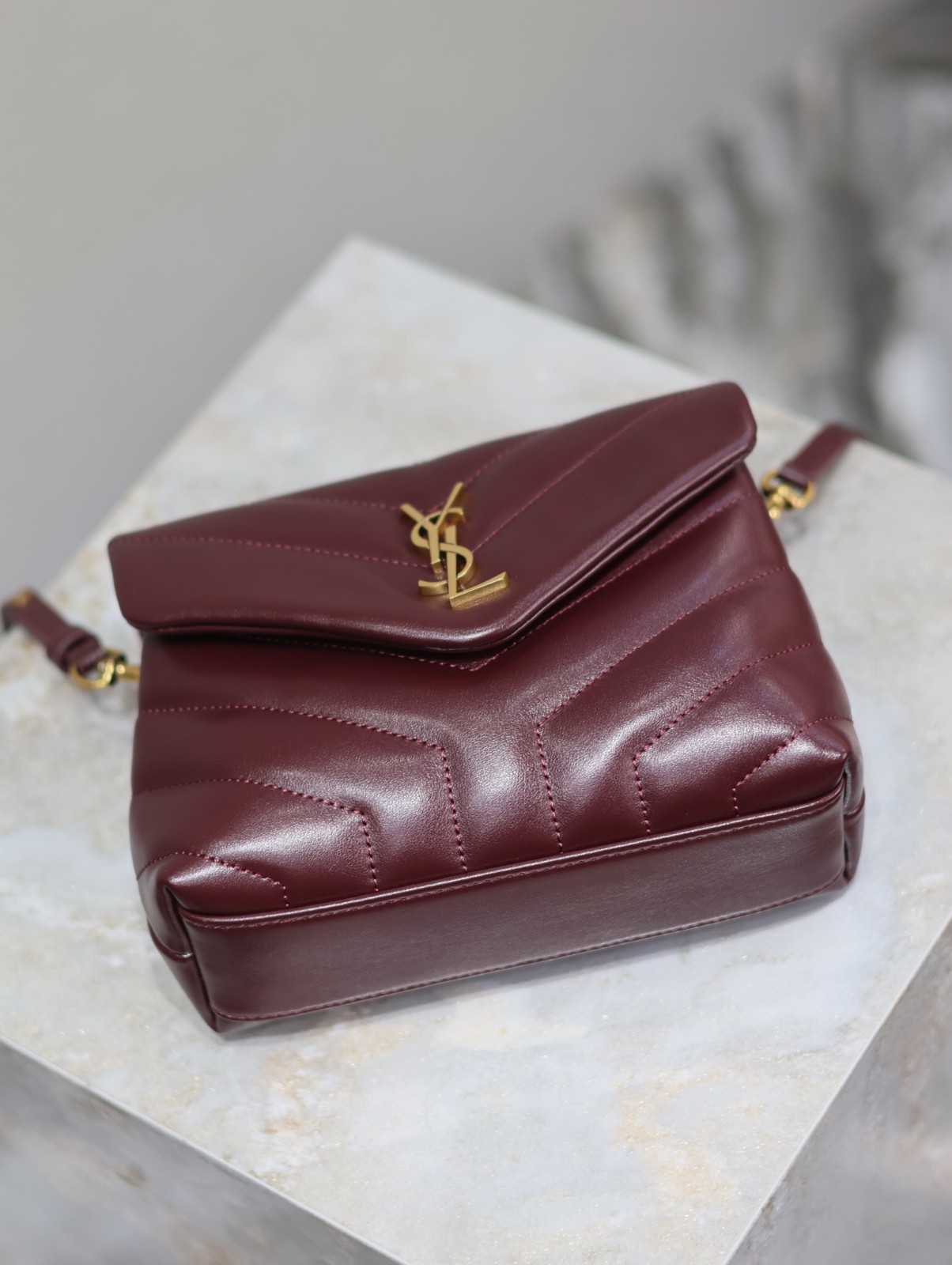 057 YSL 467072
