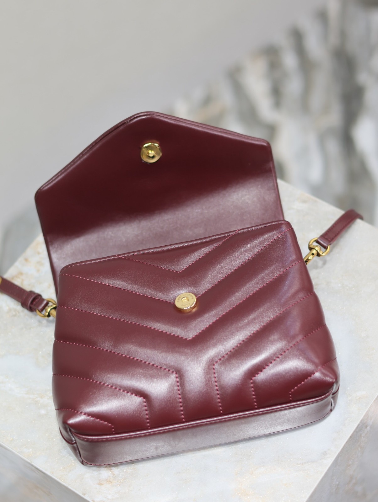 057 YSL 467072