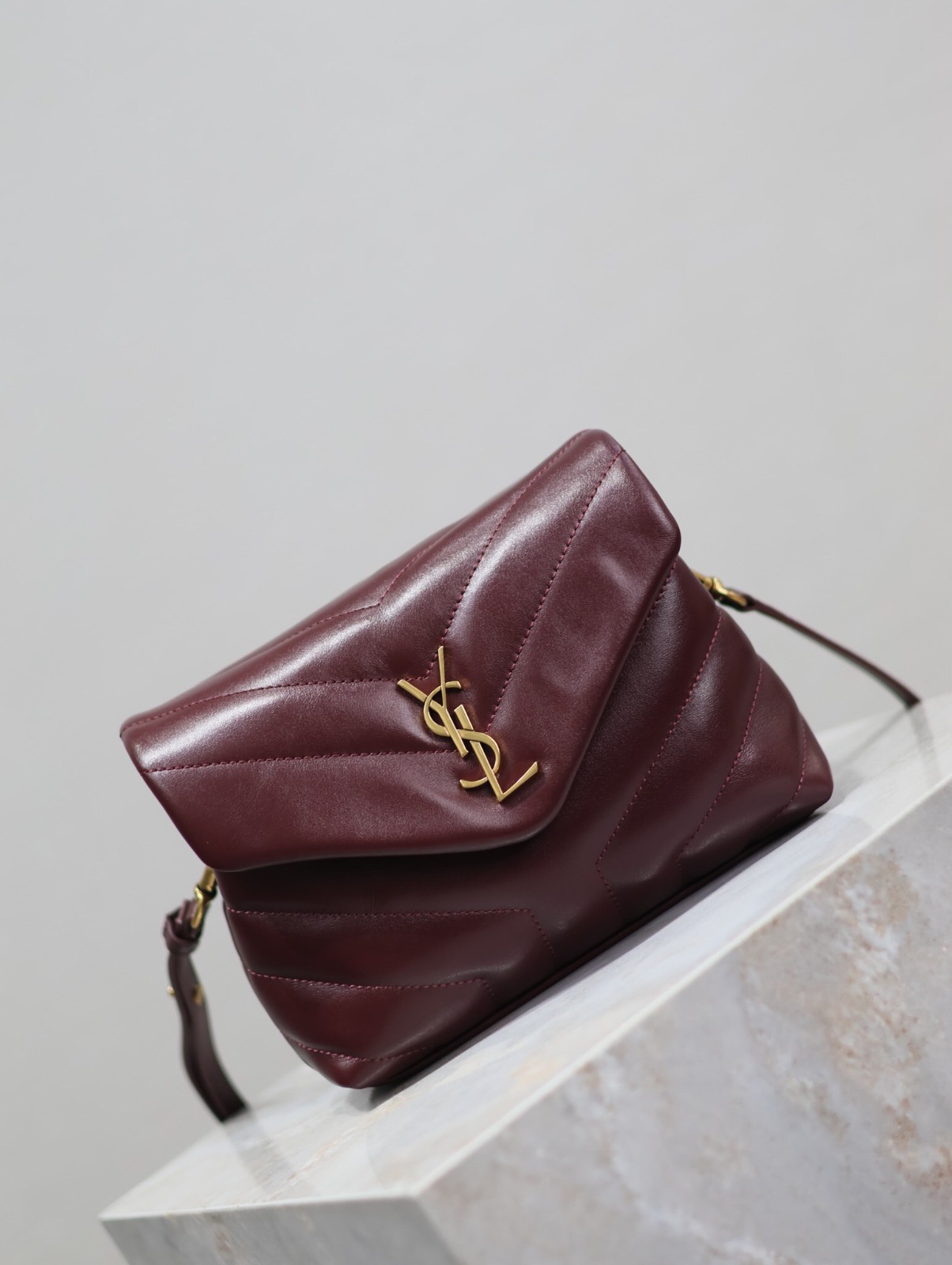 057 YSL 467072