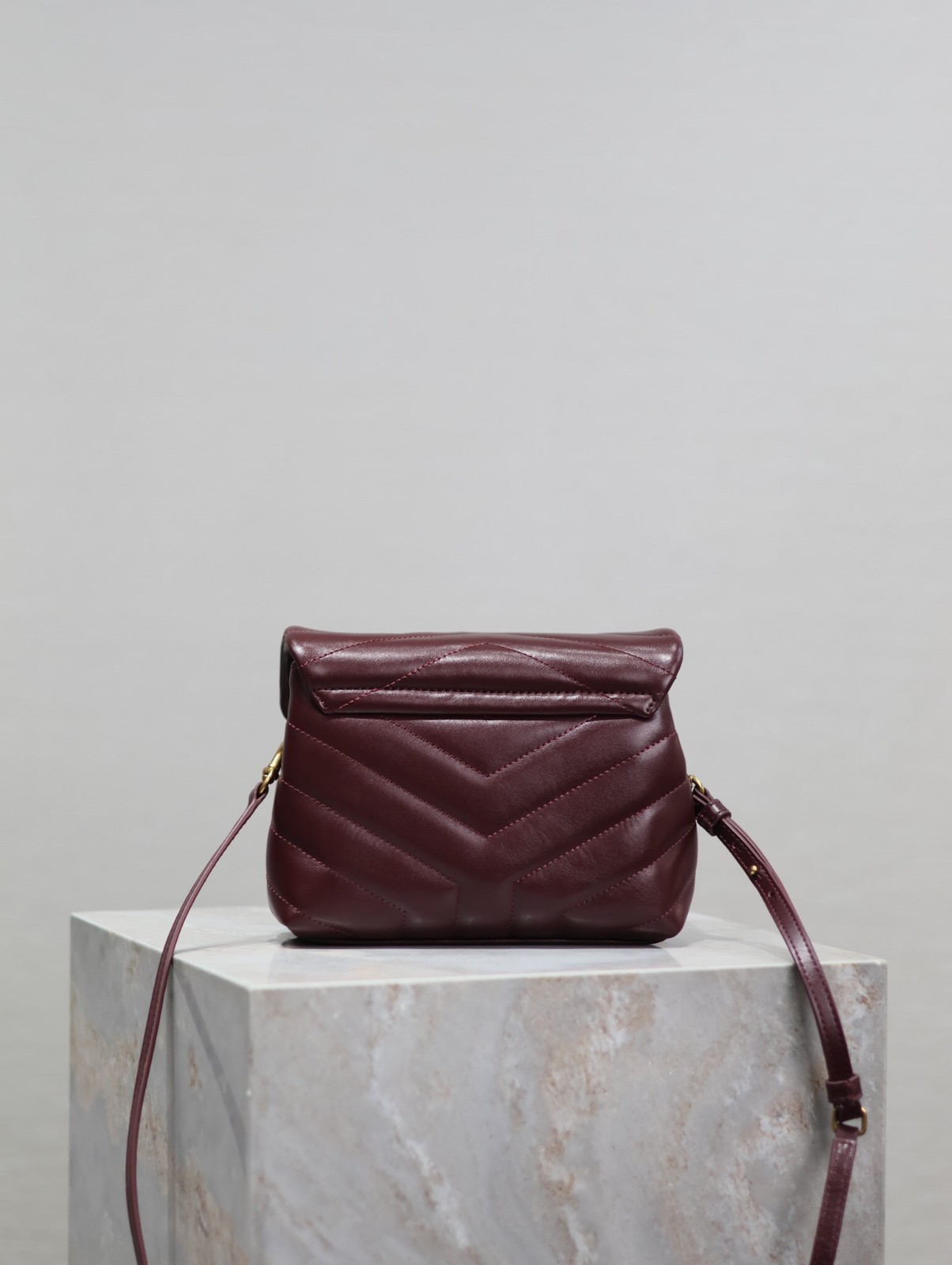 057 YSL 467072