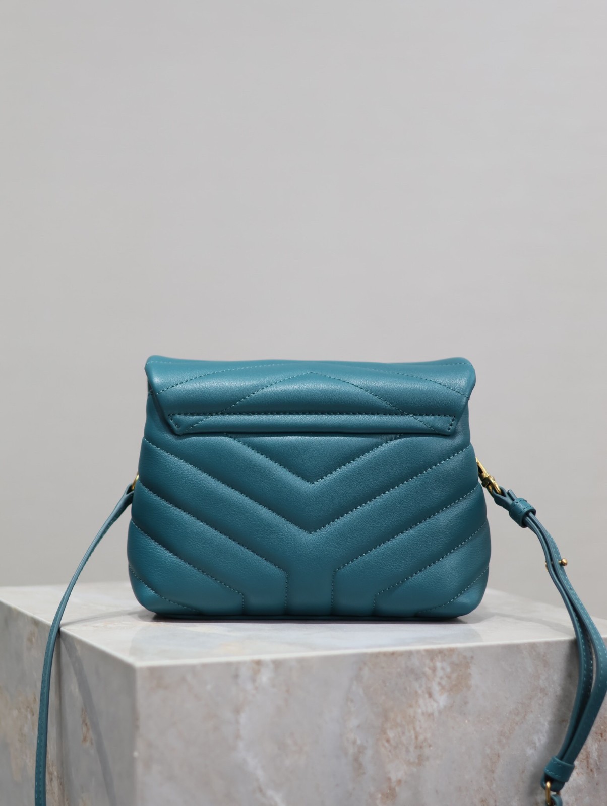 053 YSL 467072