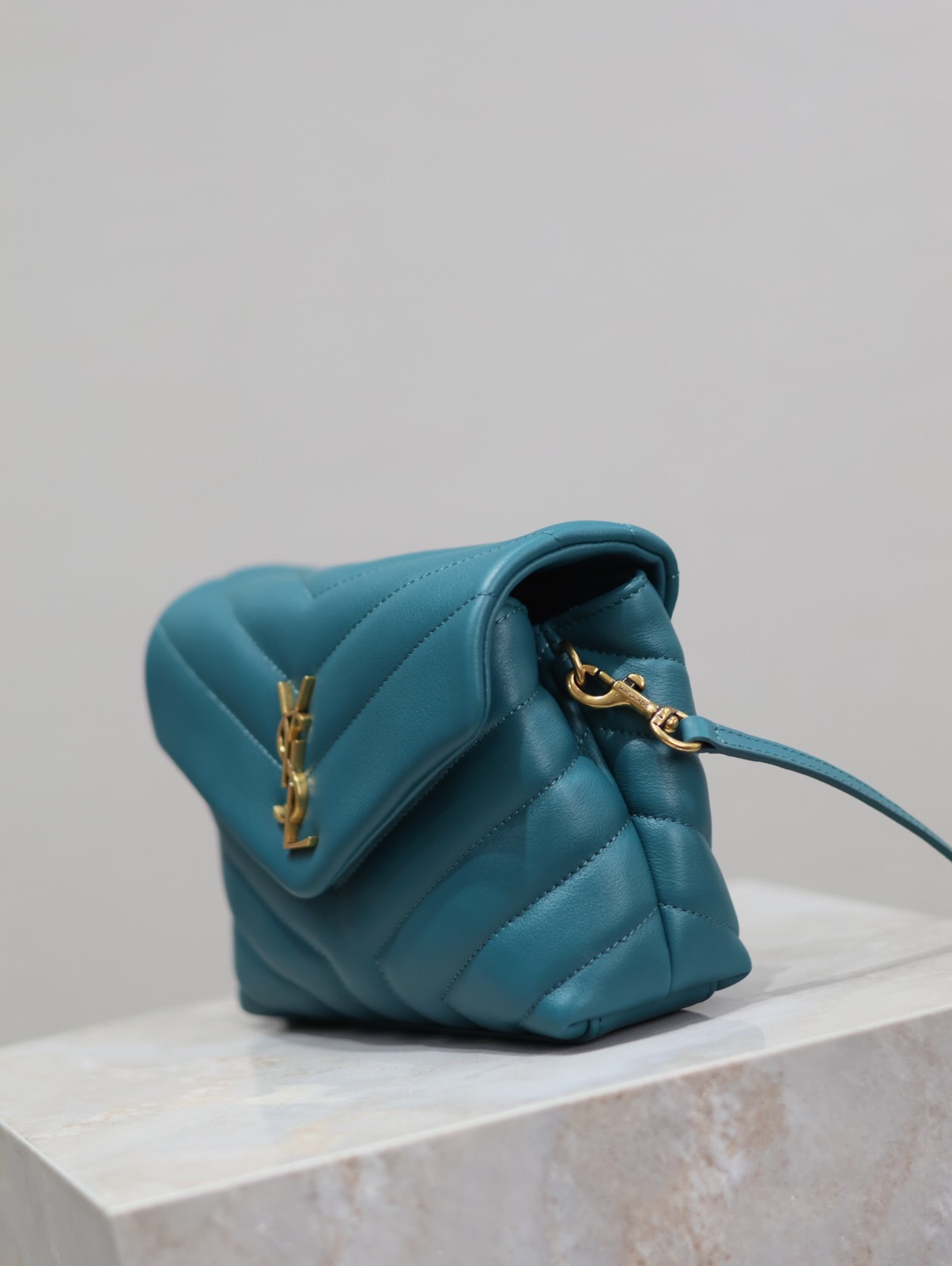 053 YSL 467072