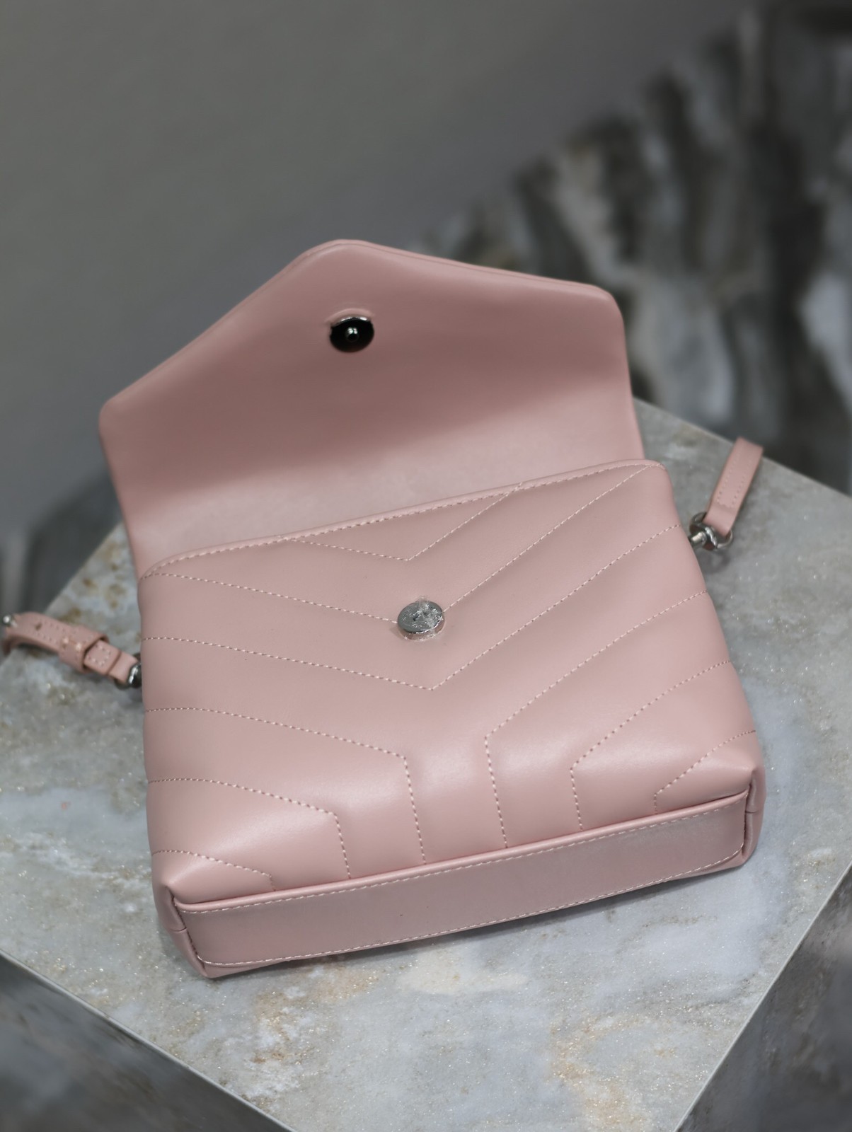 052 YSL 467072