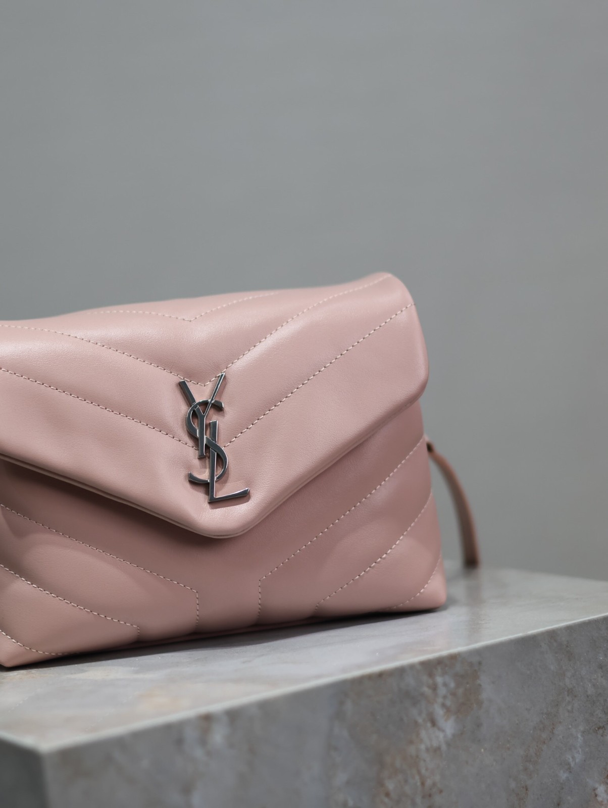 052 YSL 467072