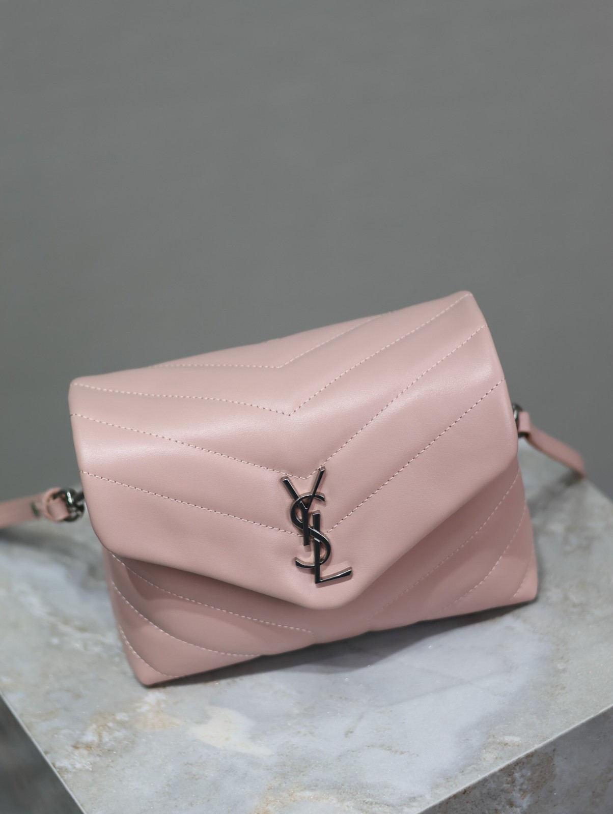 052 YSL 467072