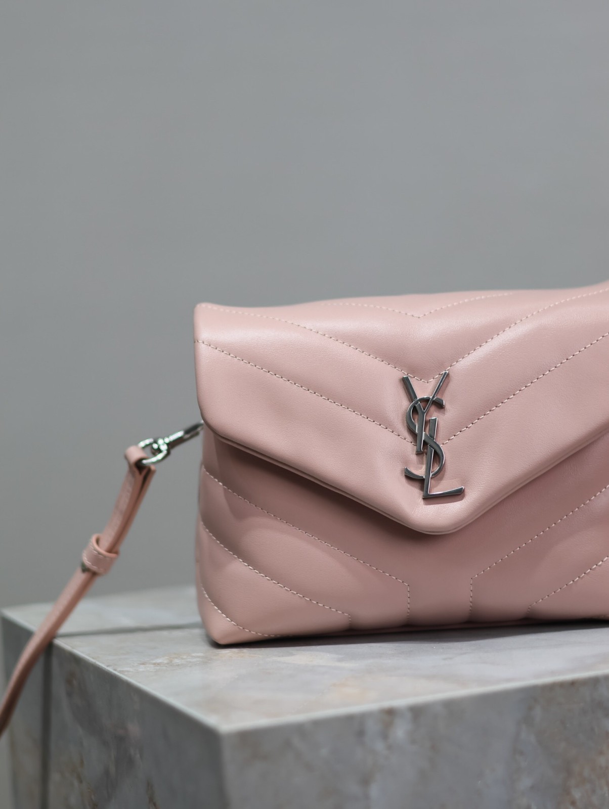 052 YSL 467072