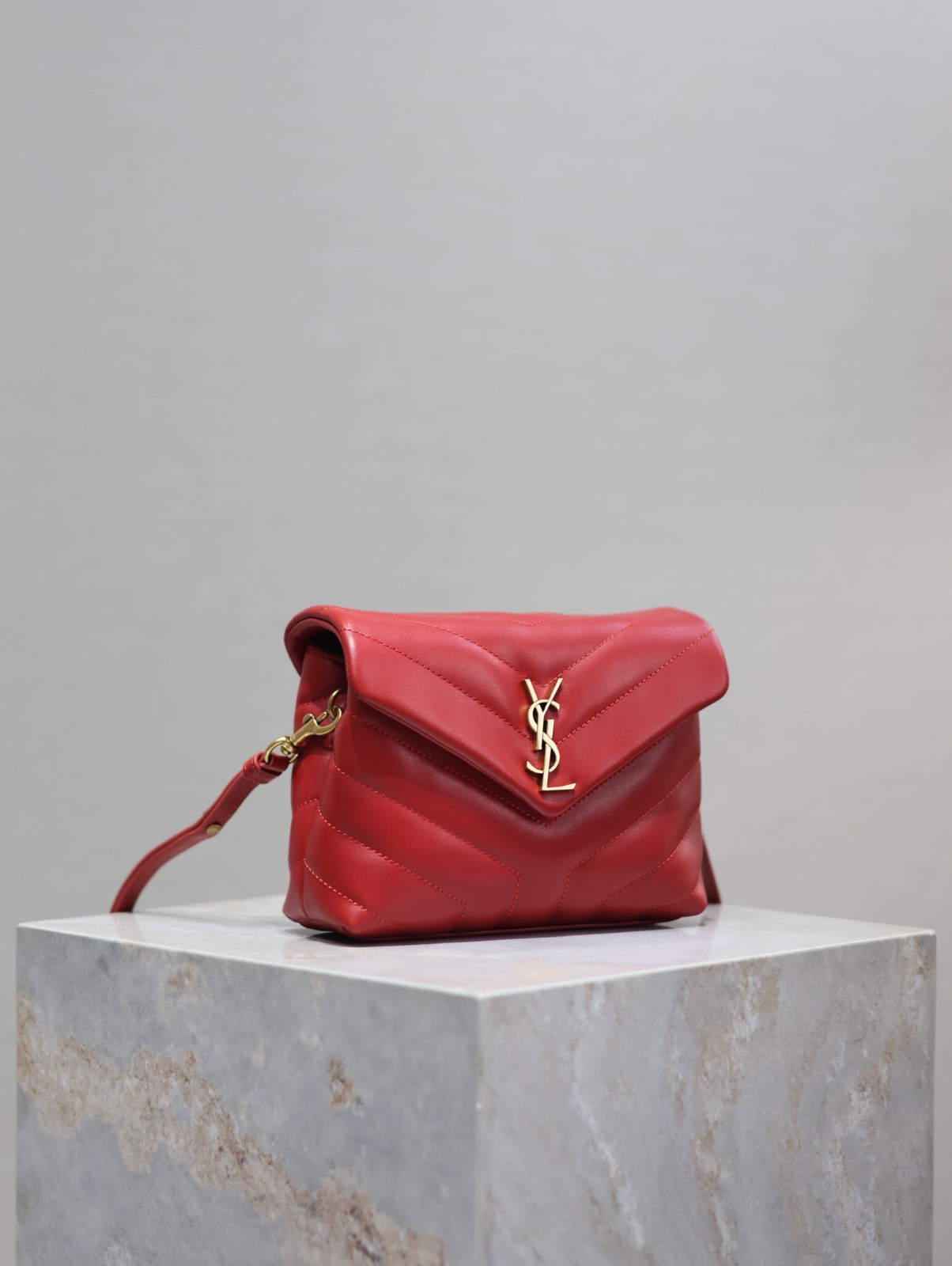 050 YSL 467072