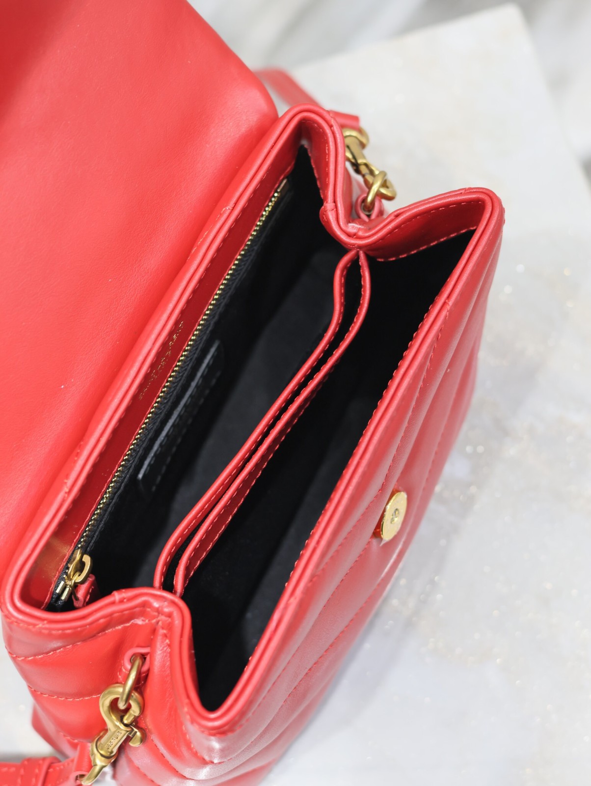 050 YSL 467072