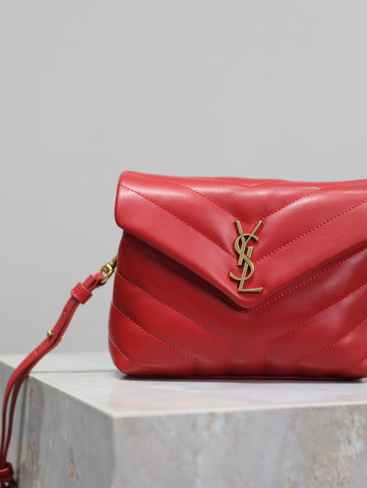 050 YSL 467072