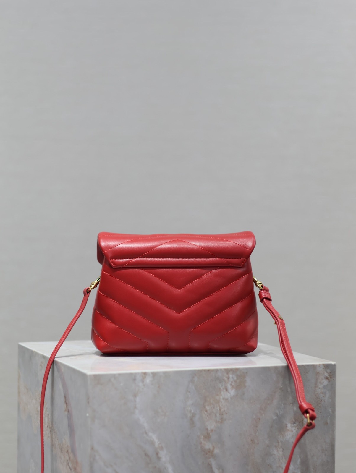 050 YSL 467072