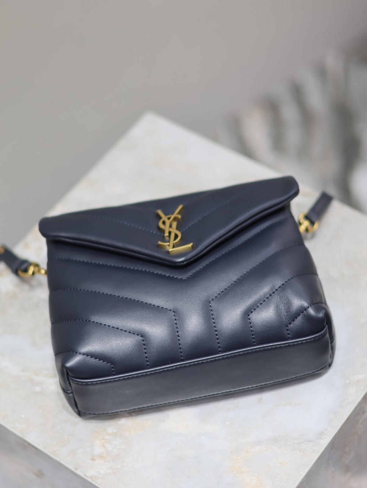 049 YSL 467072