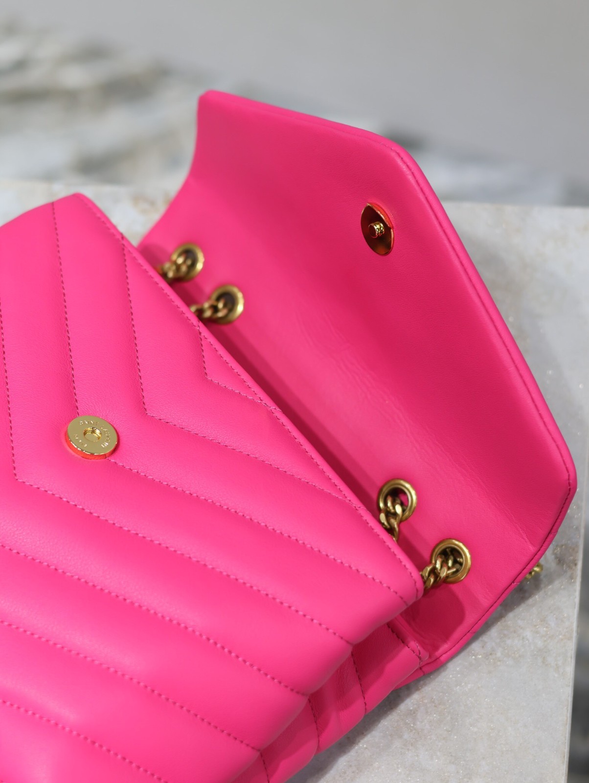 047 YSL 494699