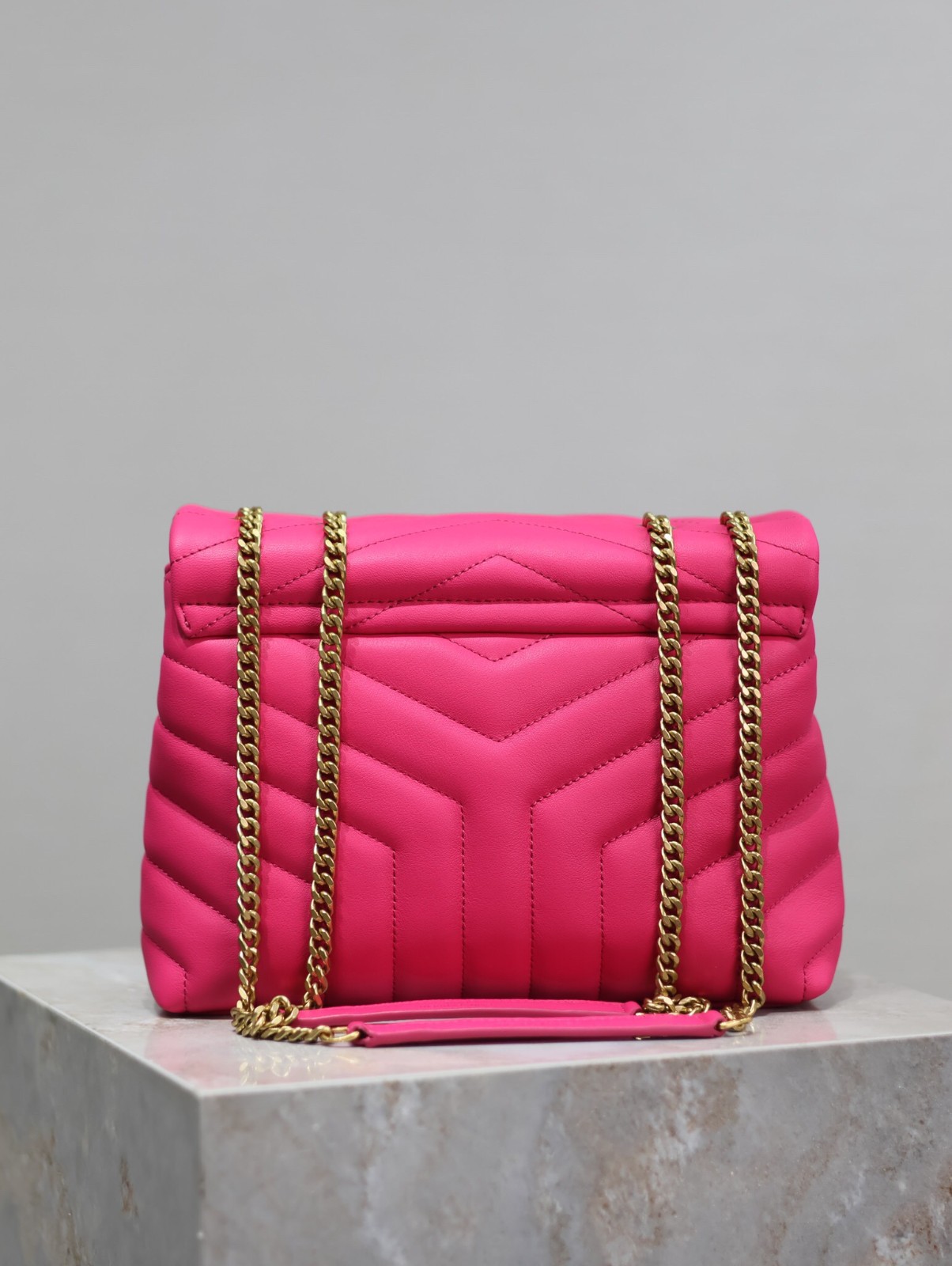047 YSL 494699