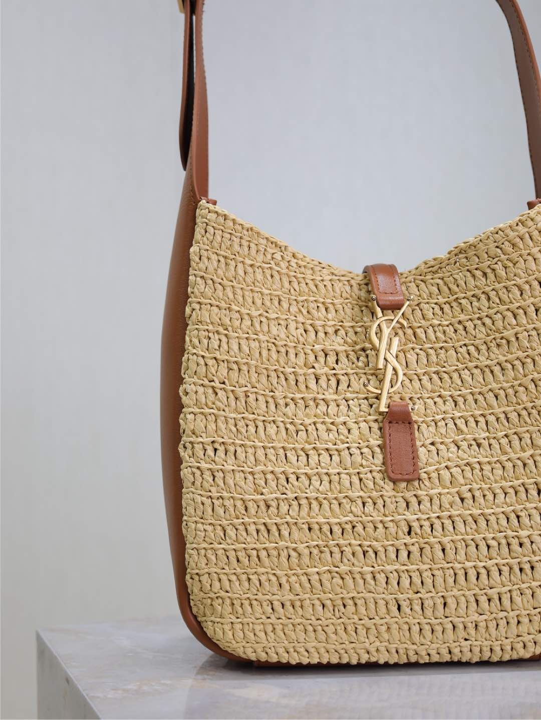 044 YSL 713938