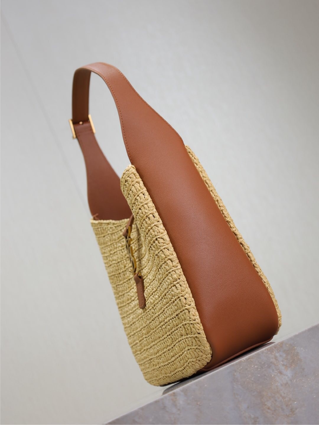 044 YSL 713938