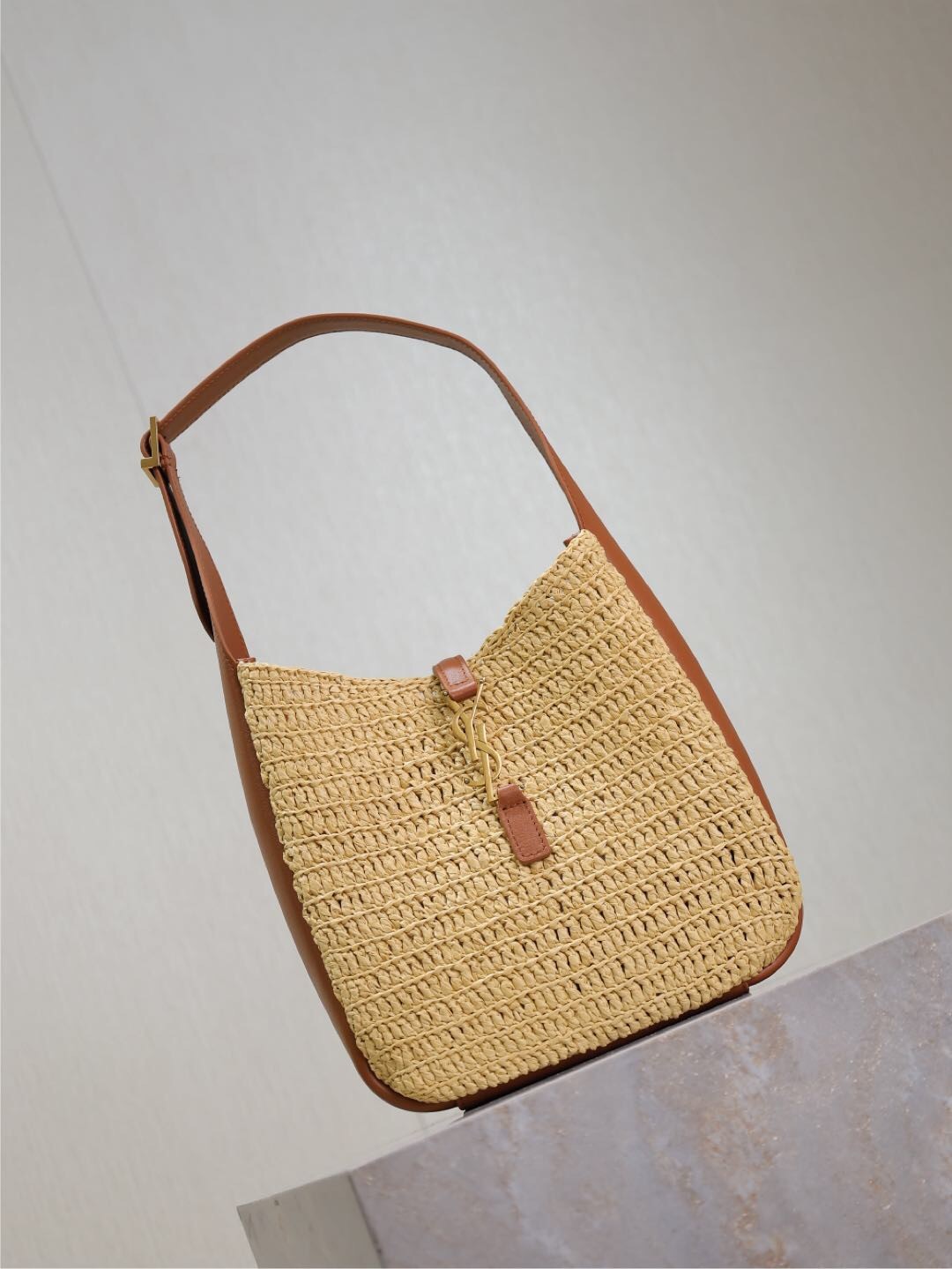 044 YSL 713938