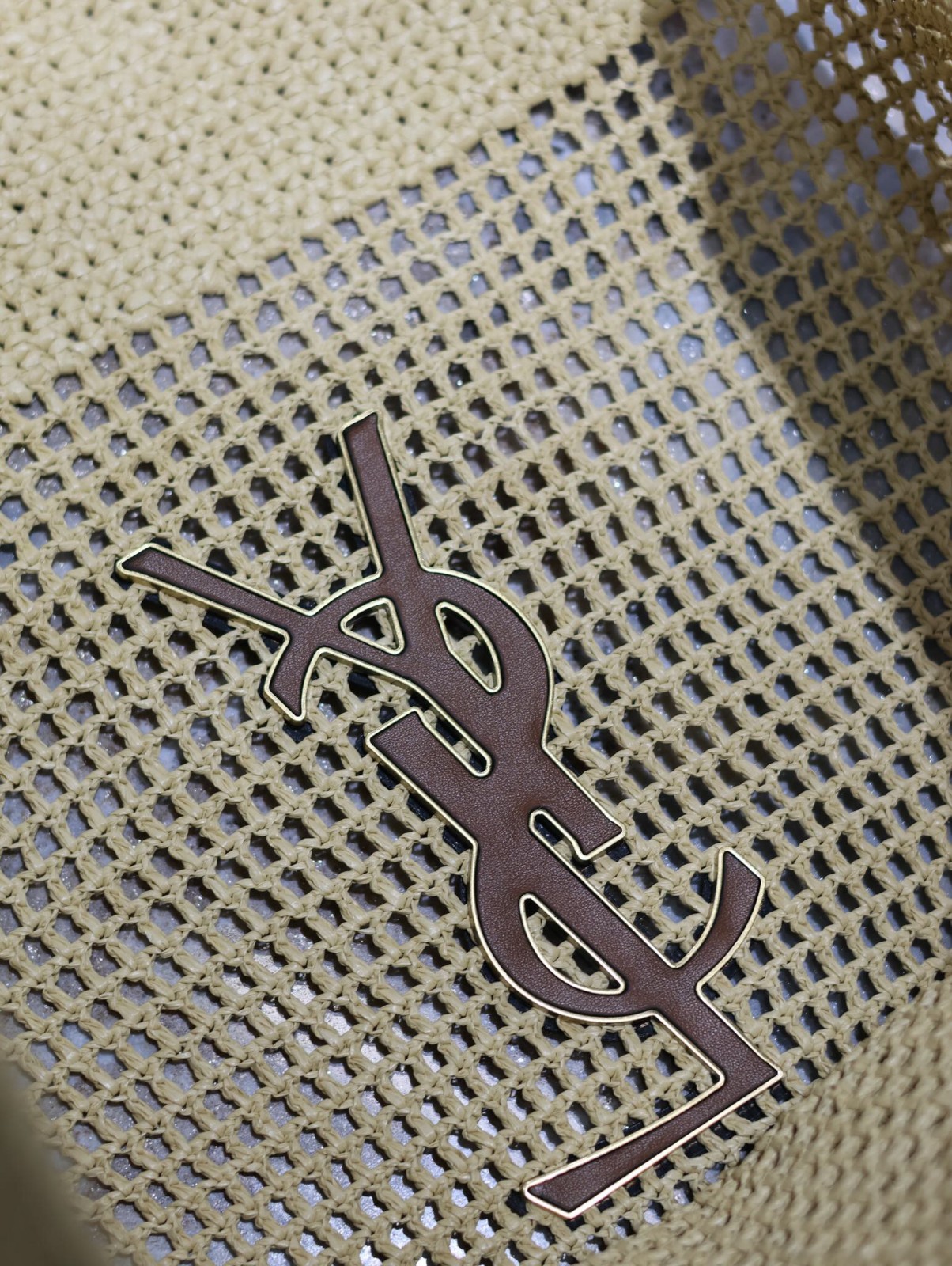 043 YSL 698651