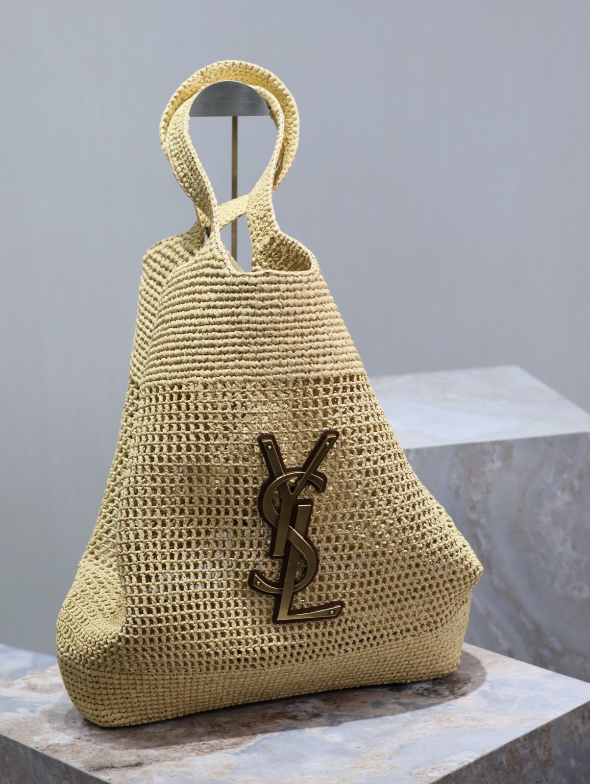 043 YSL 698651