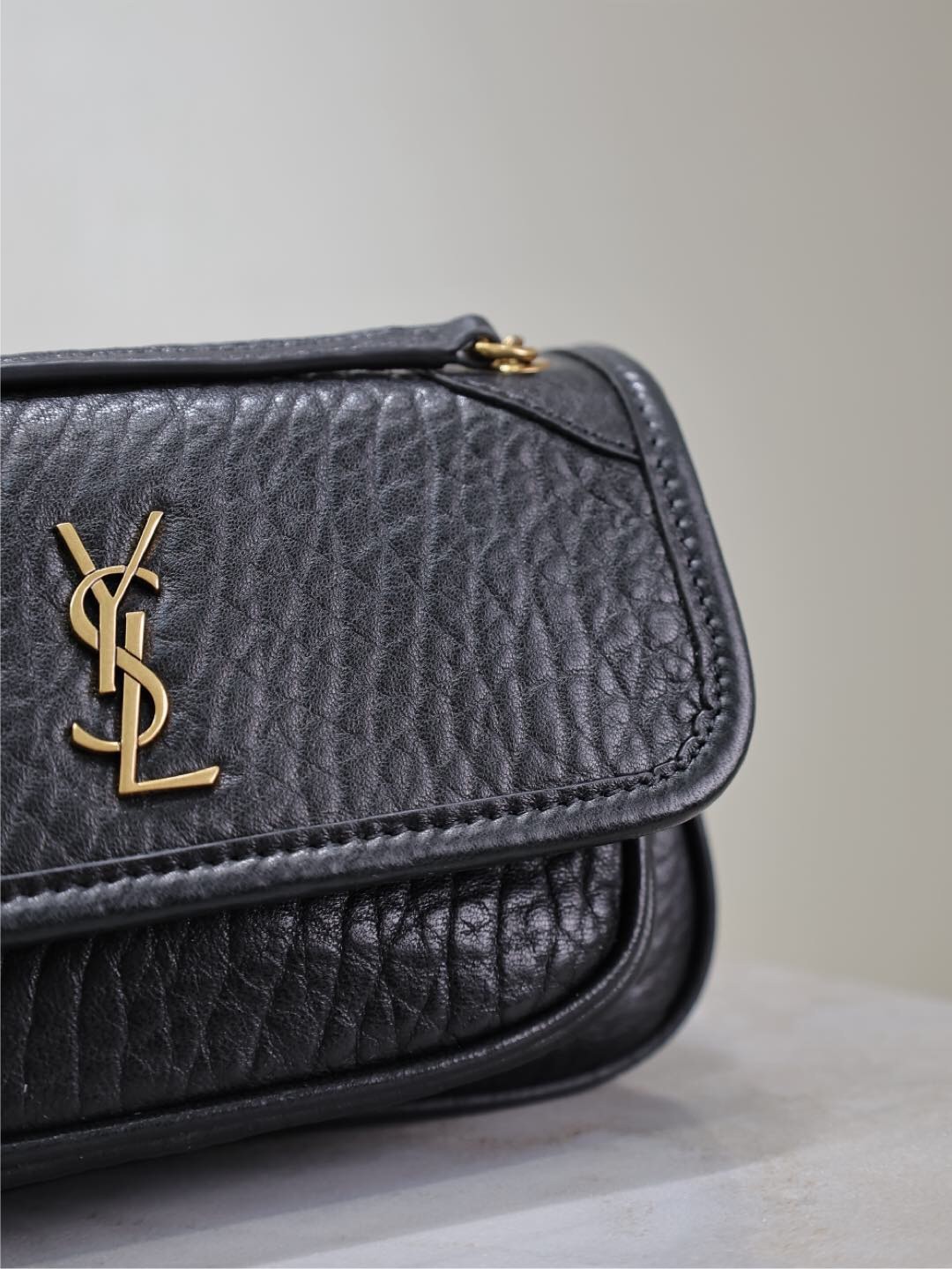 040 YSL 828736