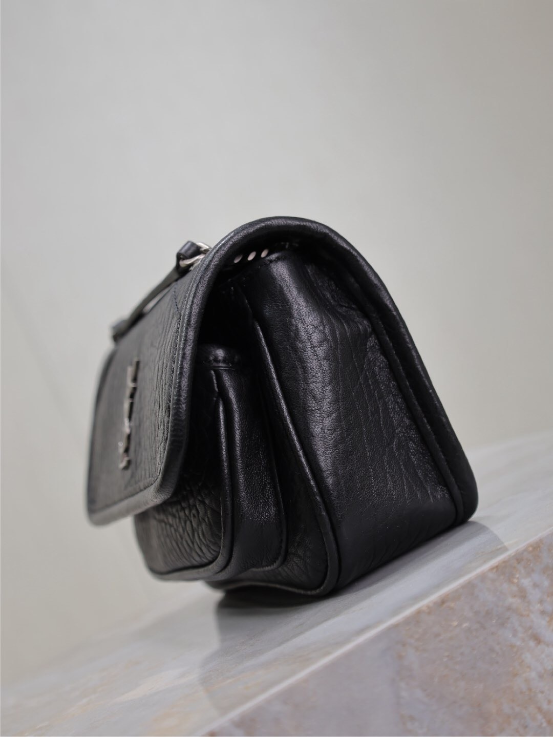 039 YSL 828736