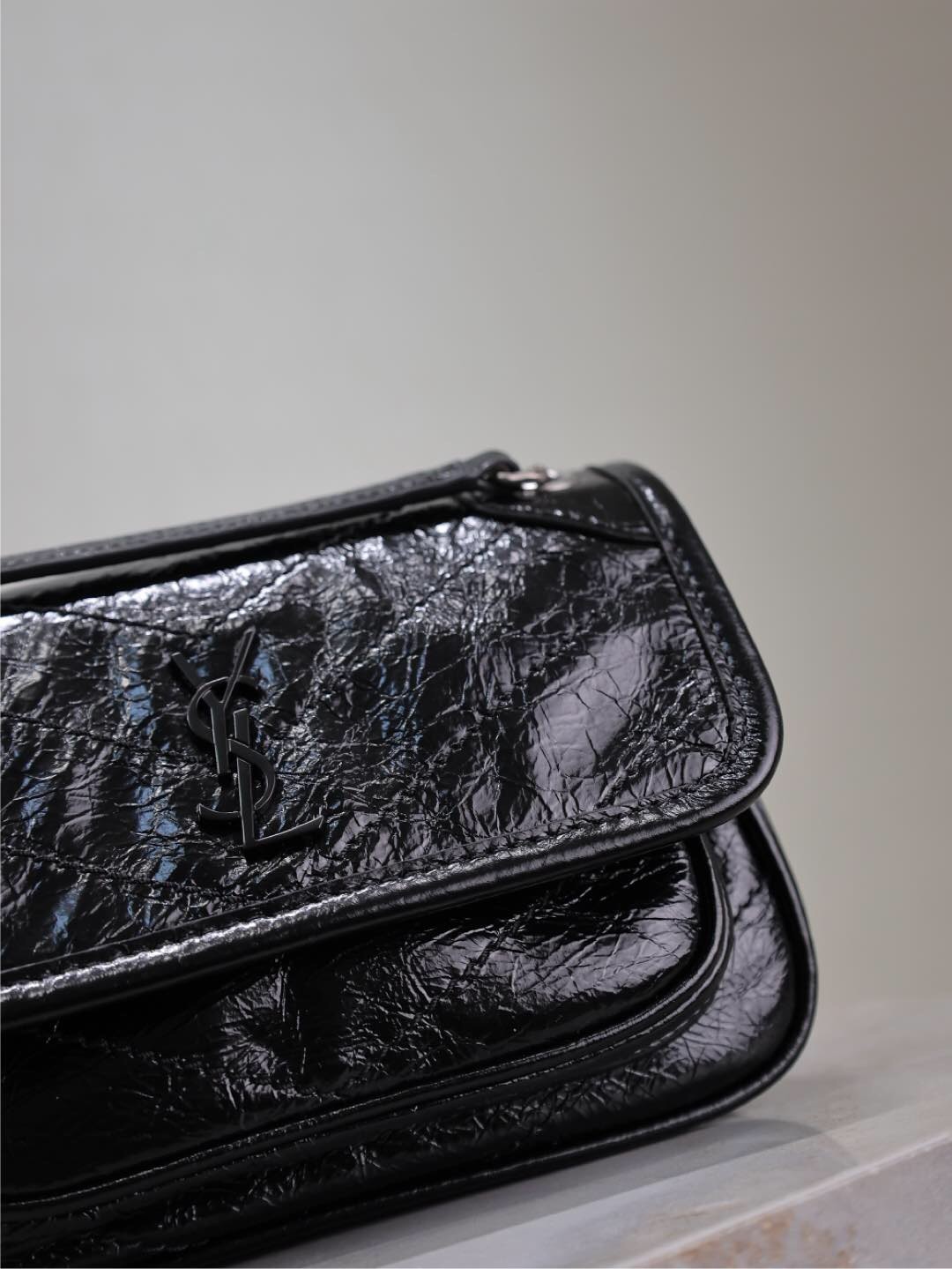 038 YSL 828736
