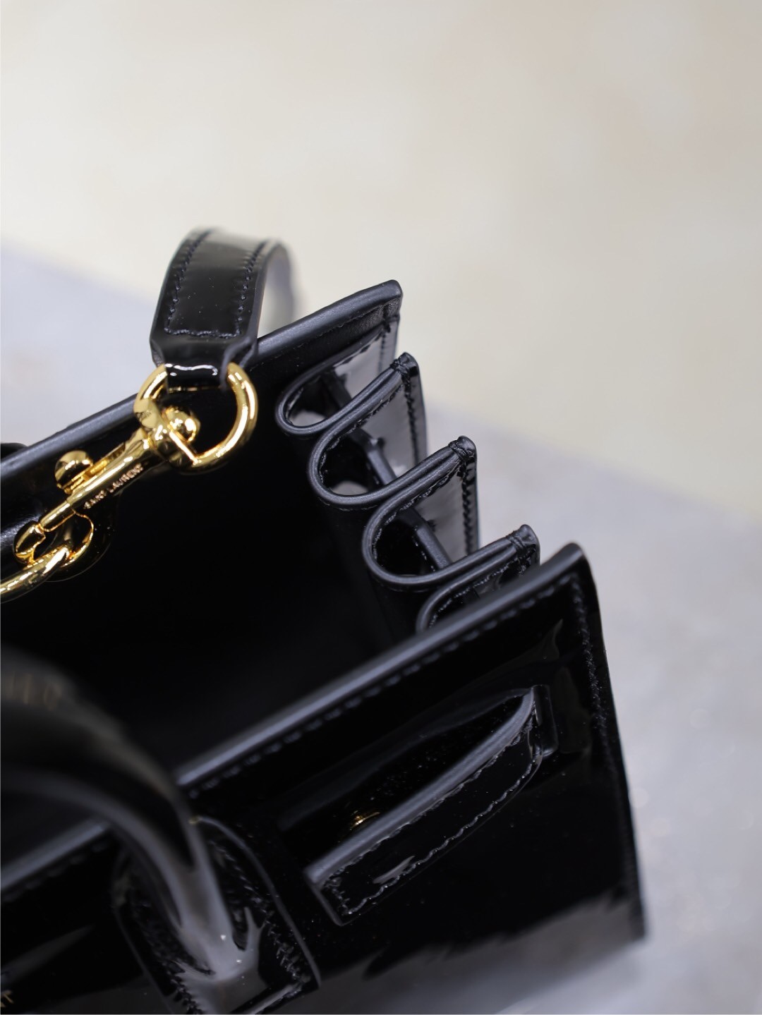 034 YSL 717440