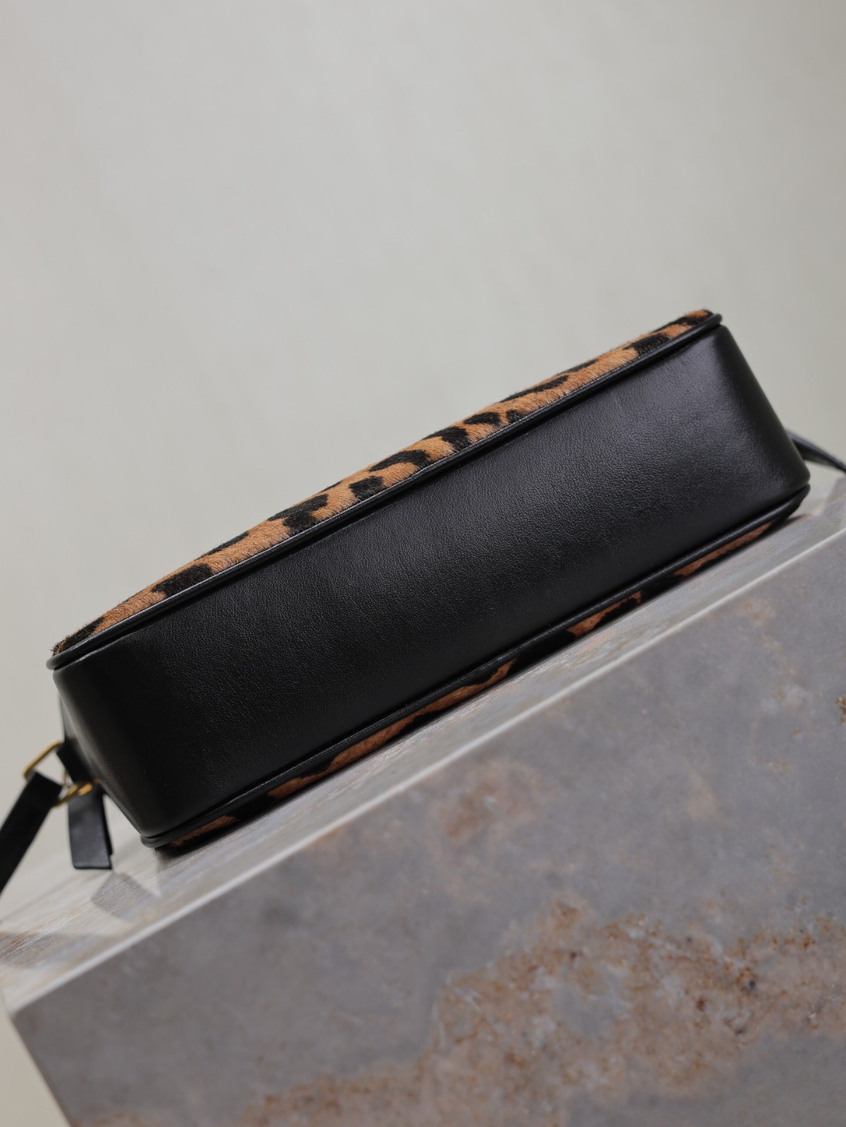 028 YSL  520534