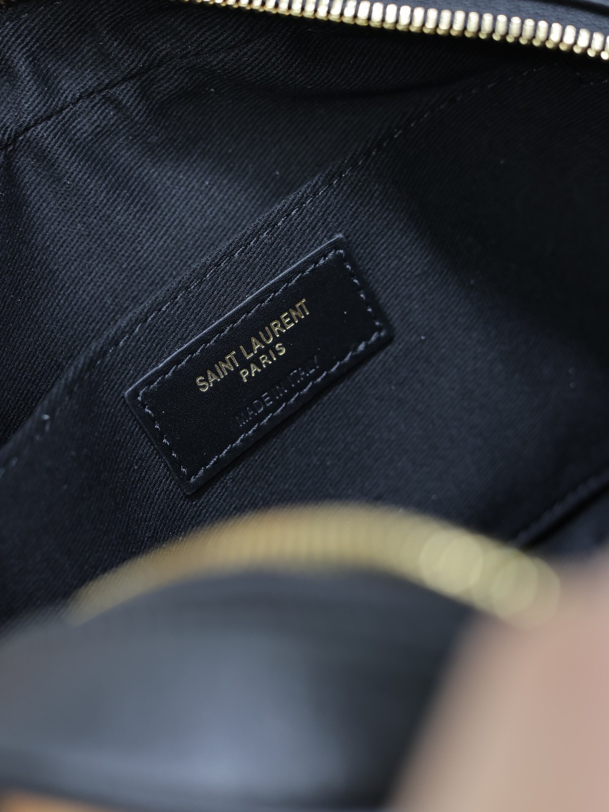 028 YSL  520534