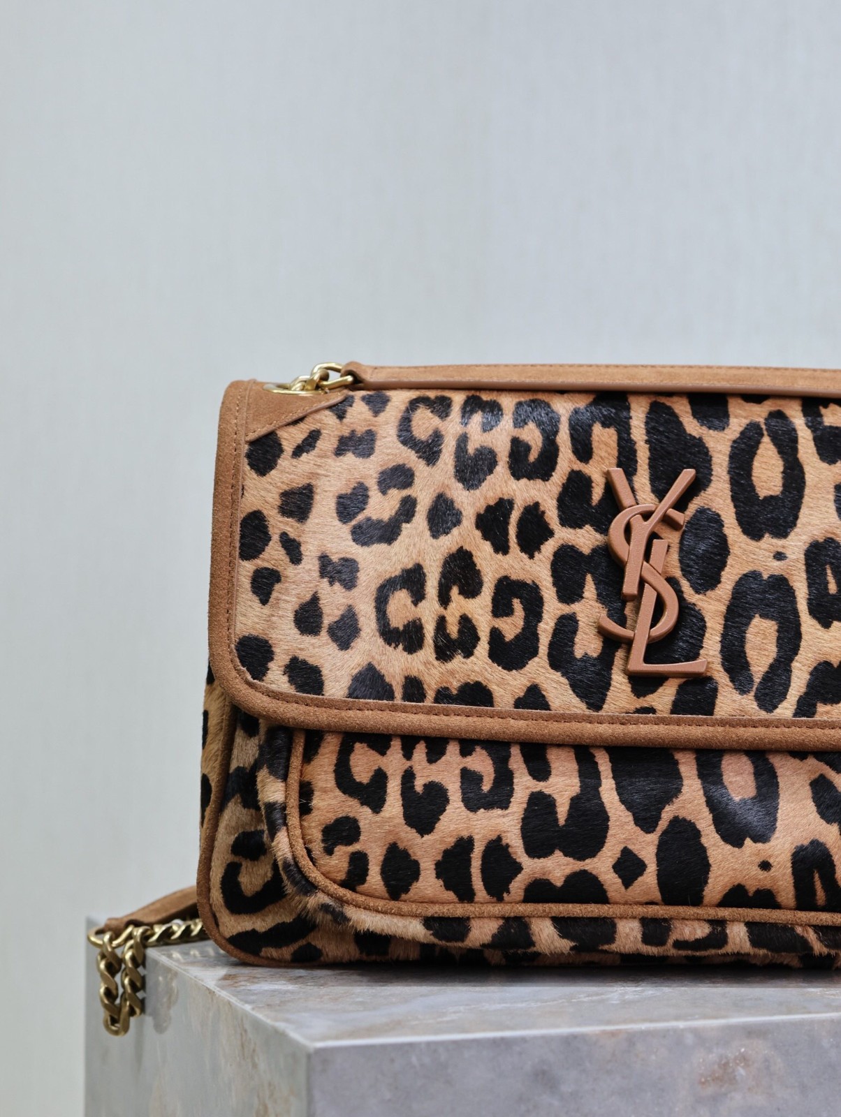 027 YSL 633158