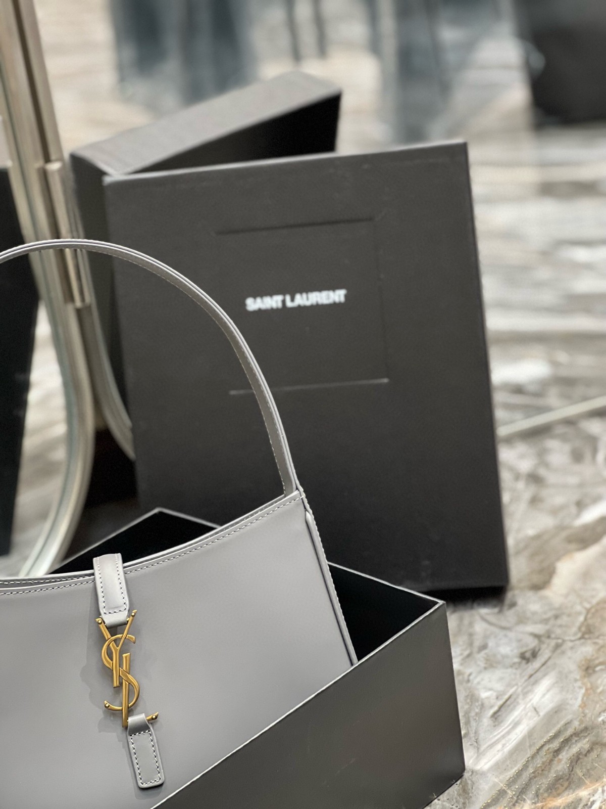 025 YSL 657228