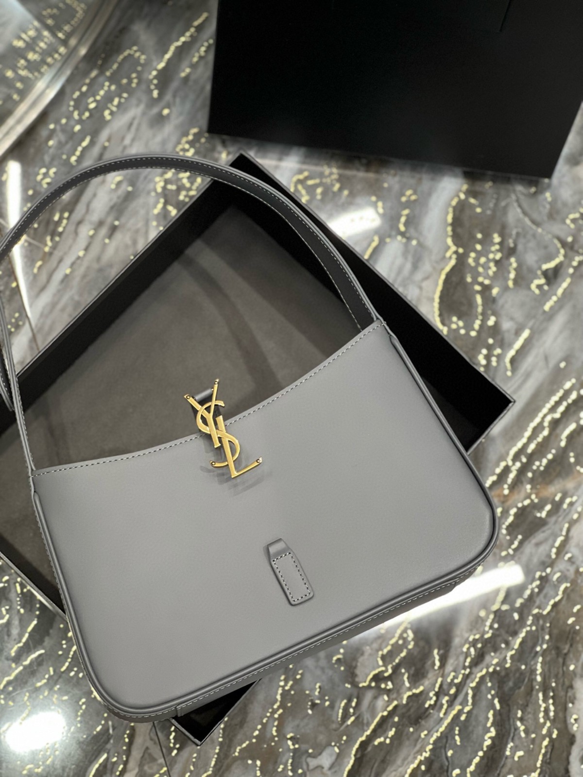 025 YSL 657228