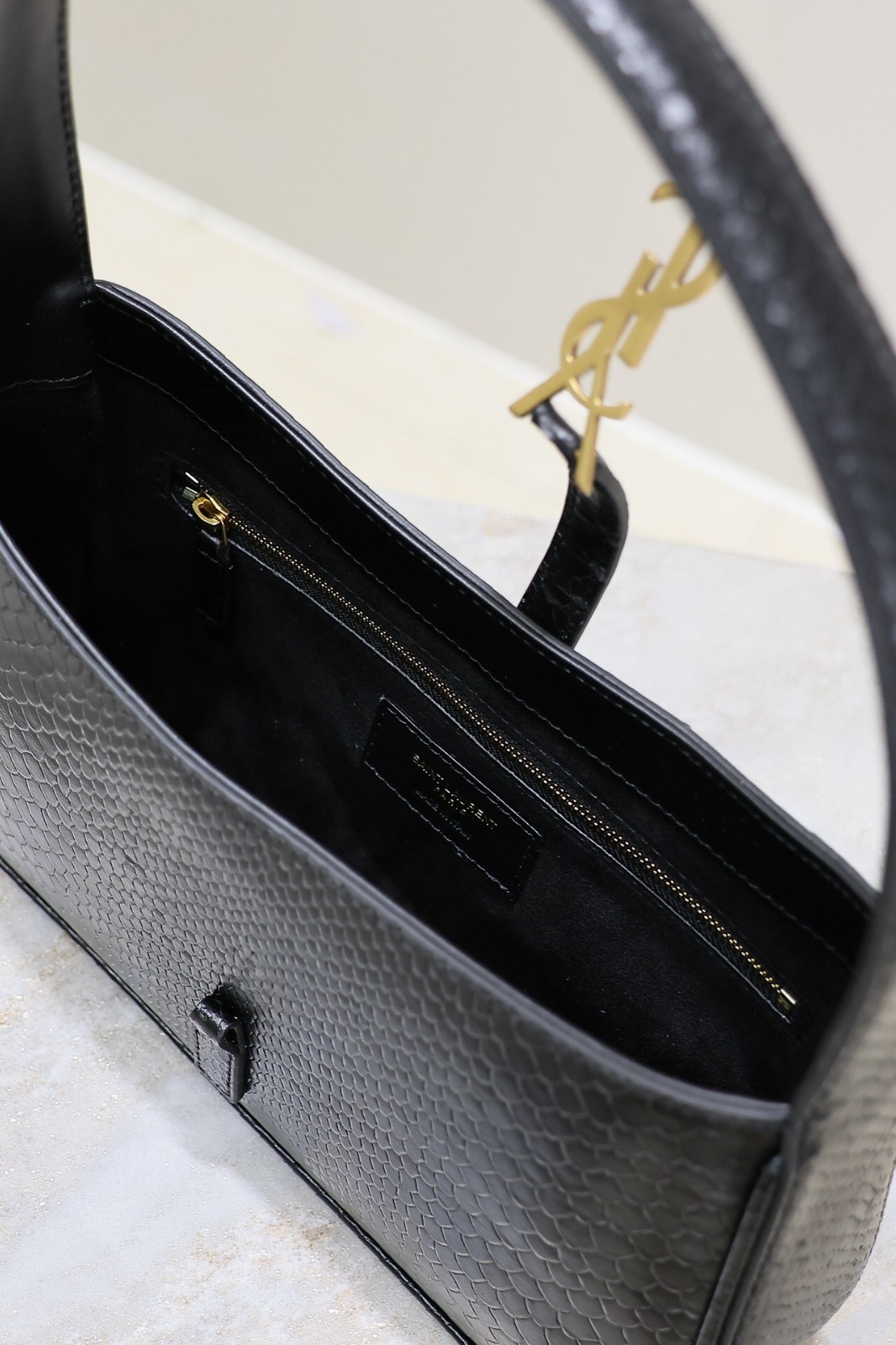 024 YSL 657228