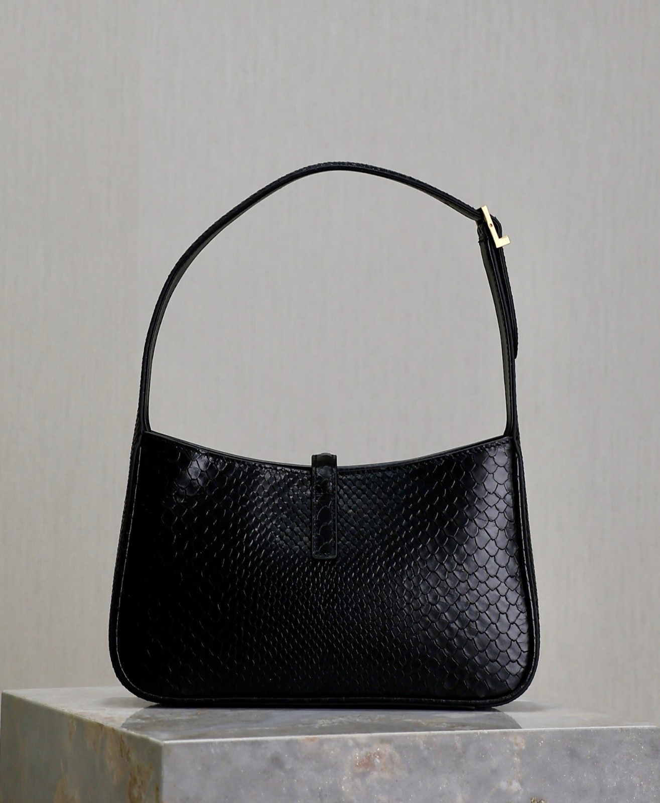 024 YSL 657228