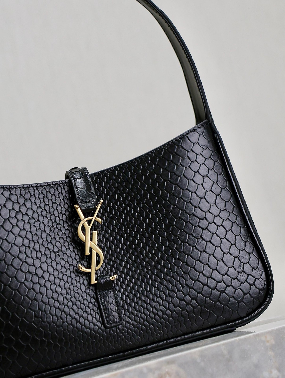 024 YSL 657228