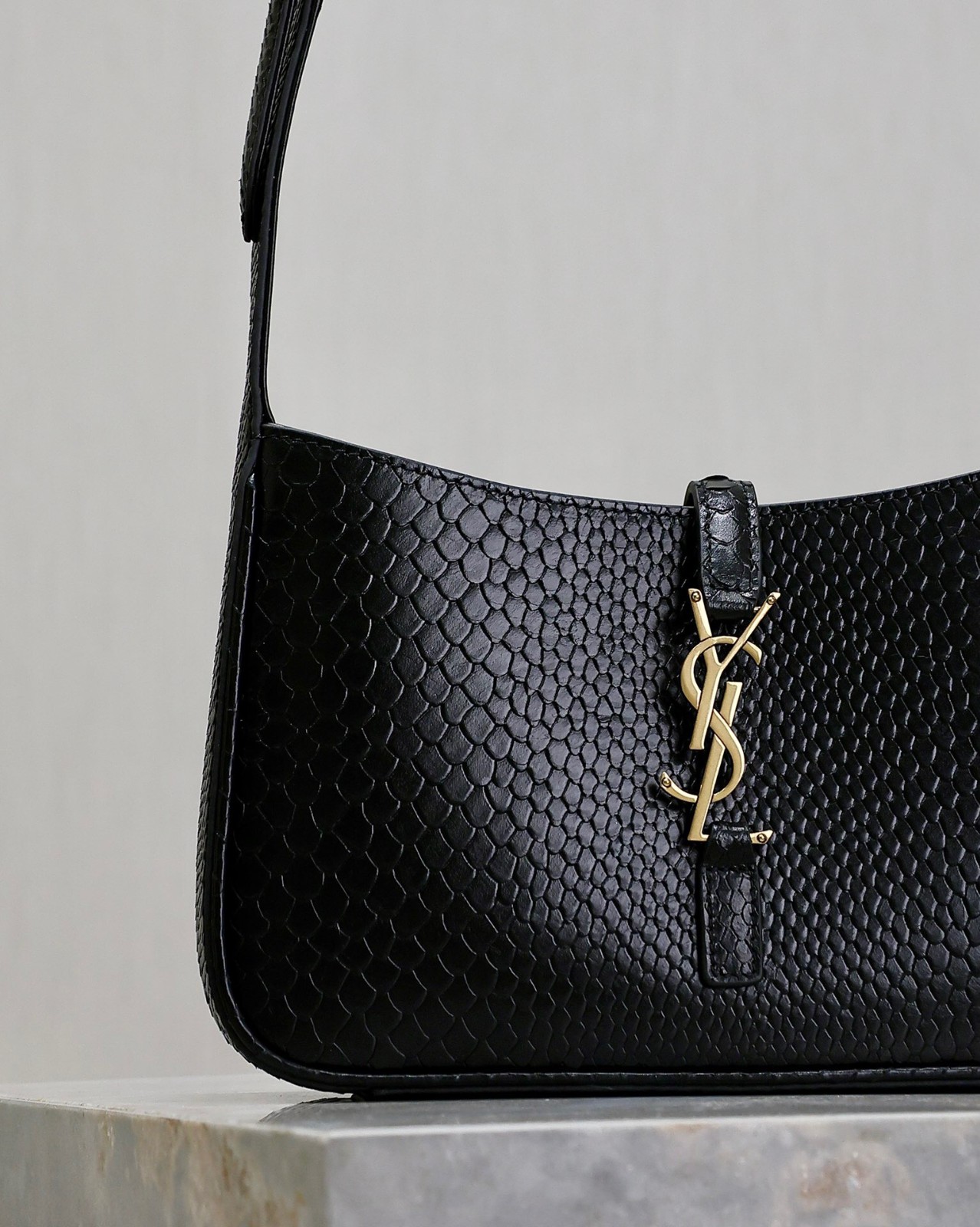 024 YSL 657228