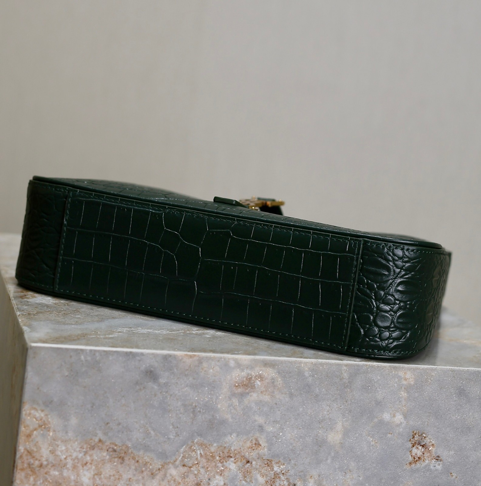 023 YSL 657228