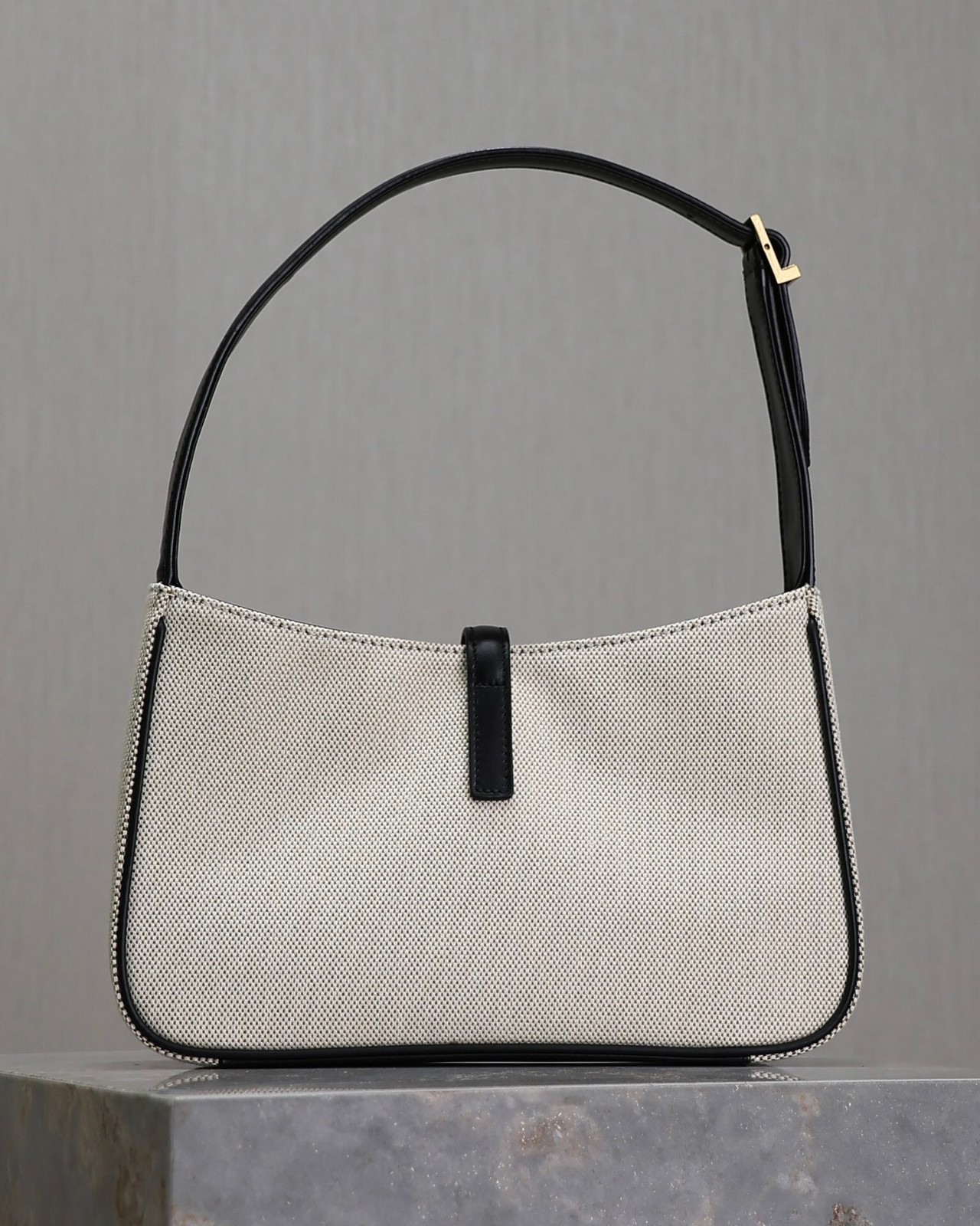 021 YSL 657228