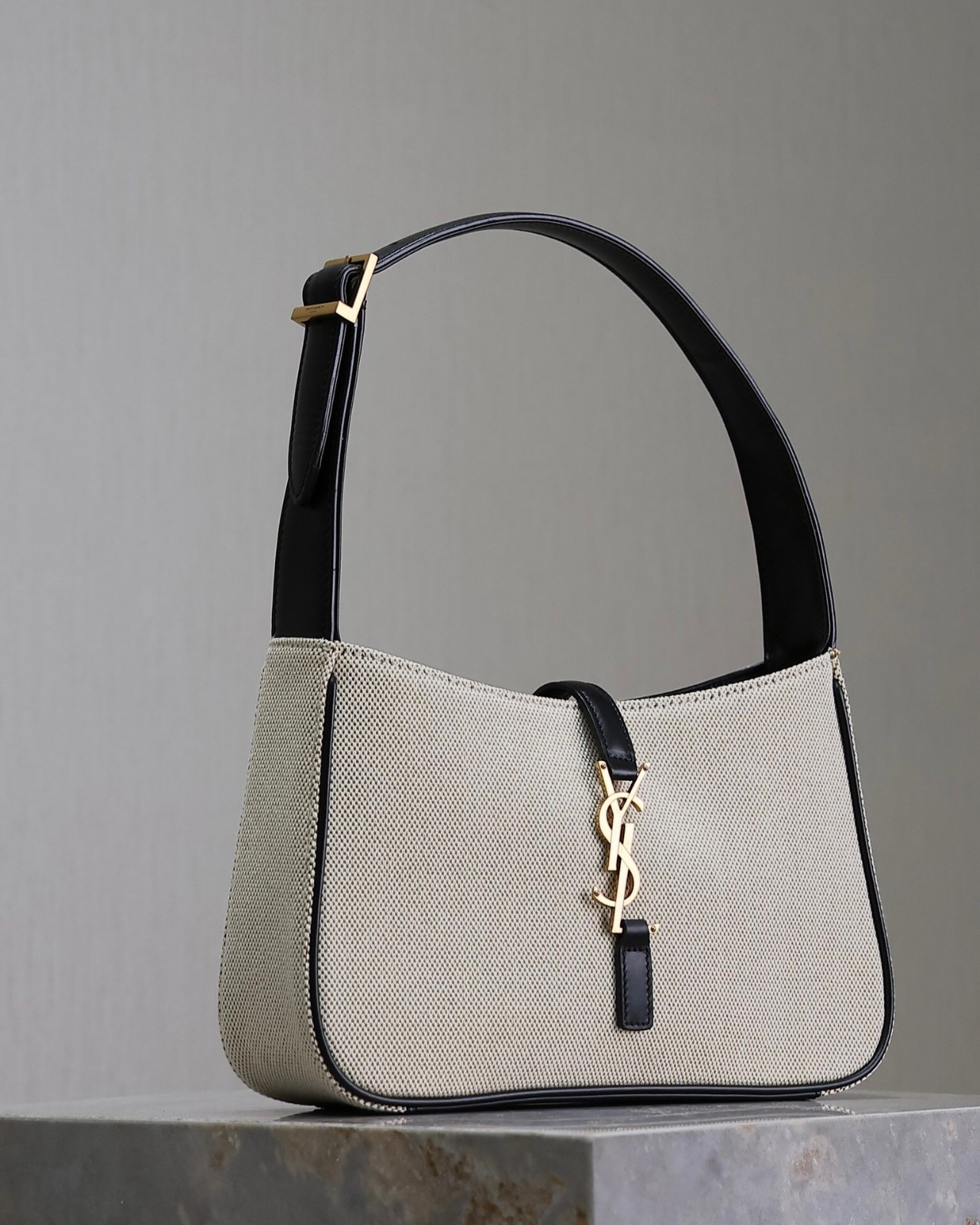 021 YSL 657228