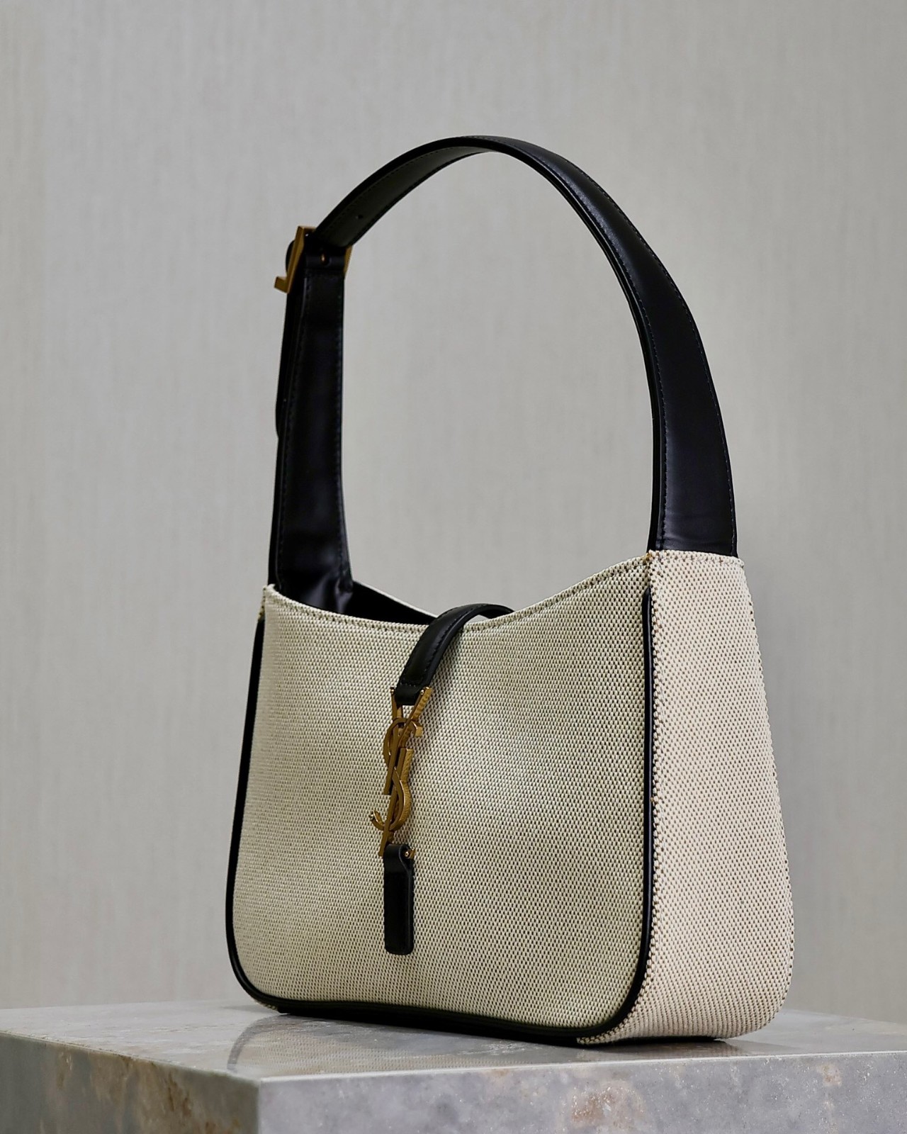 021 YSL 657228