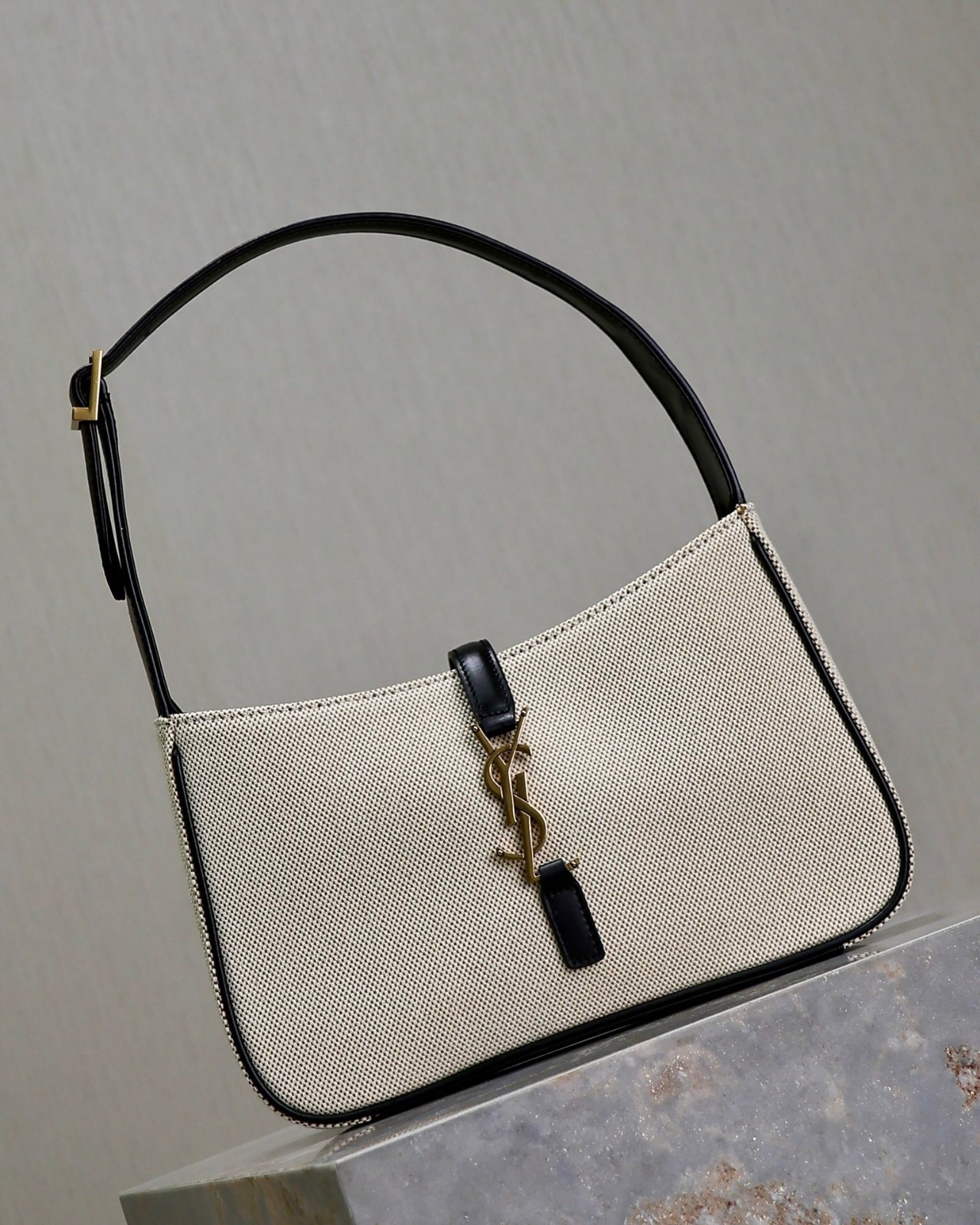 021 YSL 657228