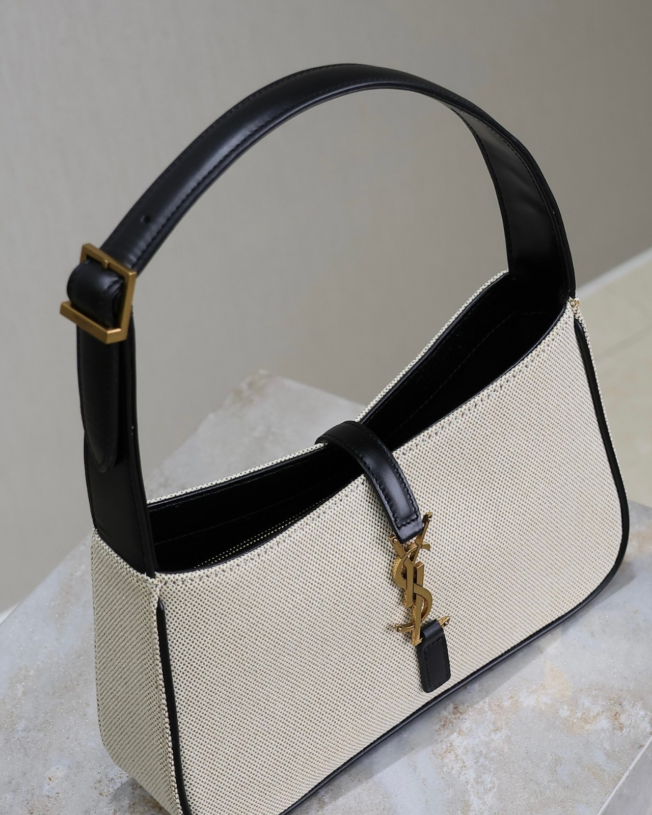021 YSL 657228
