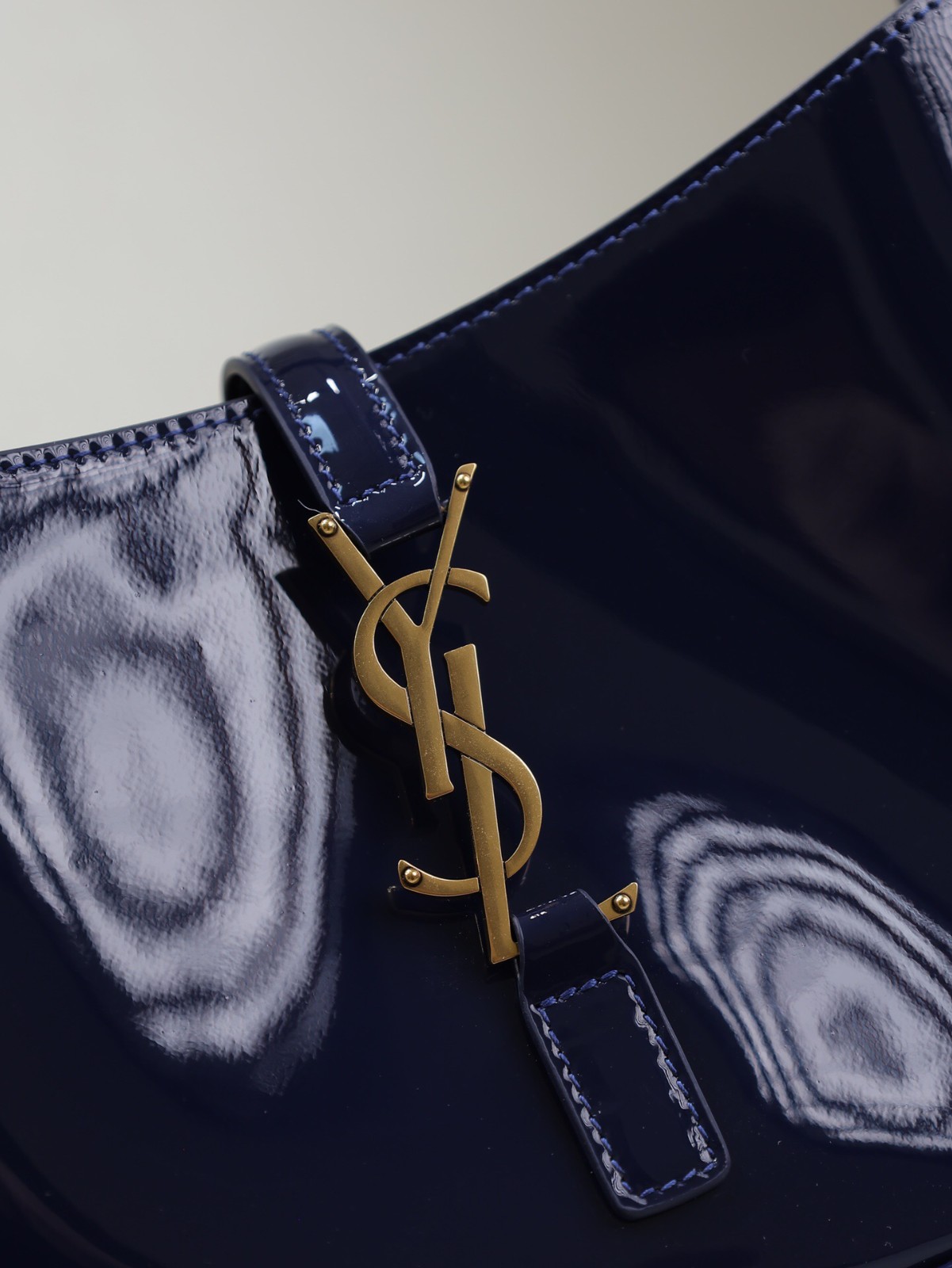 020 YSL 657228