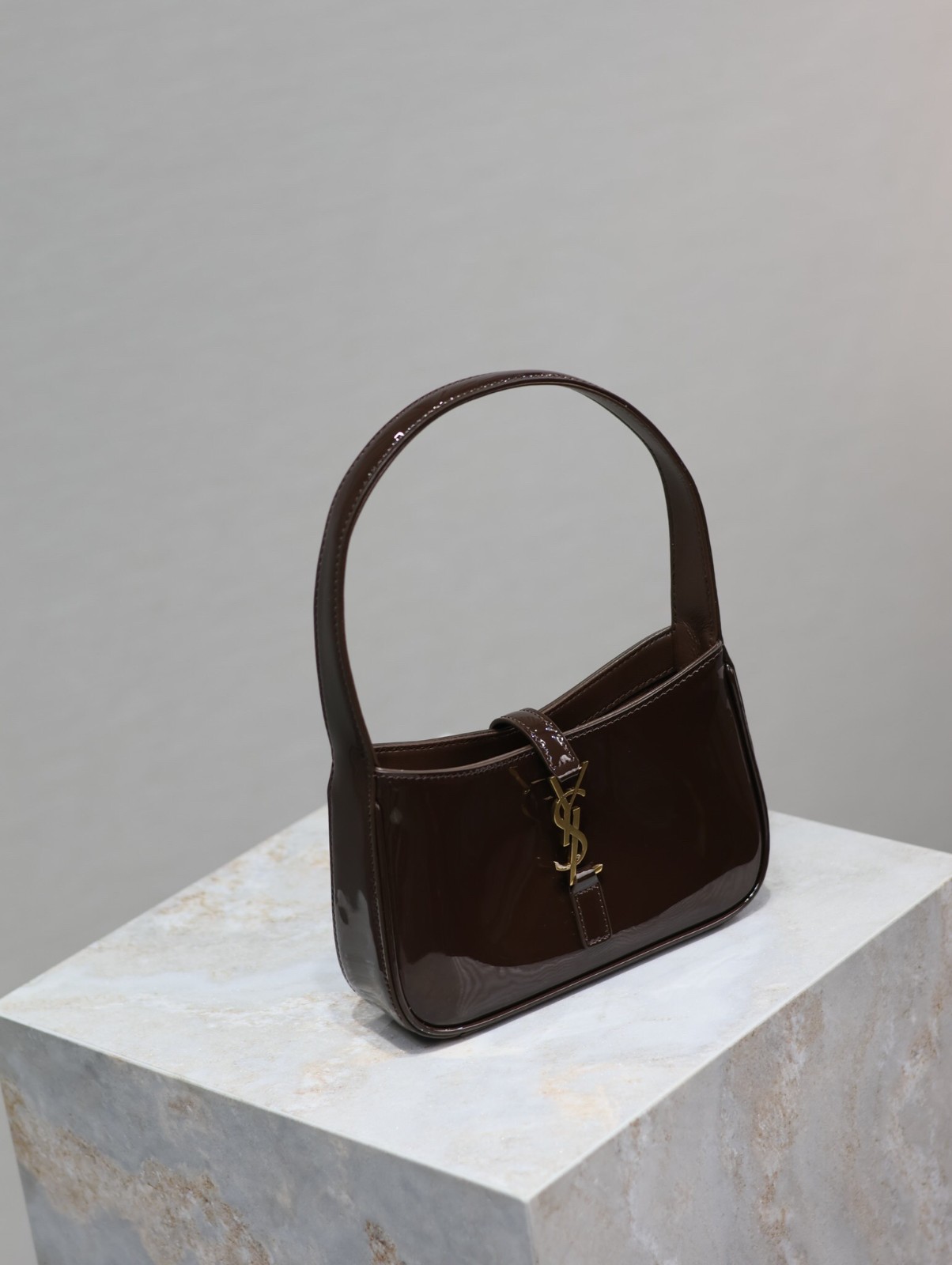 019 YSL 710310