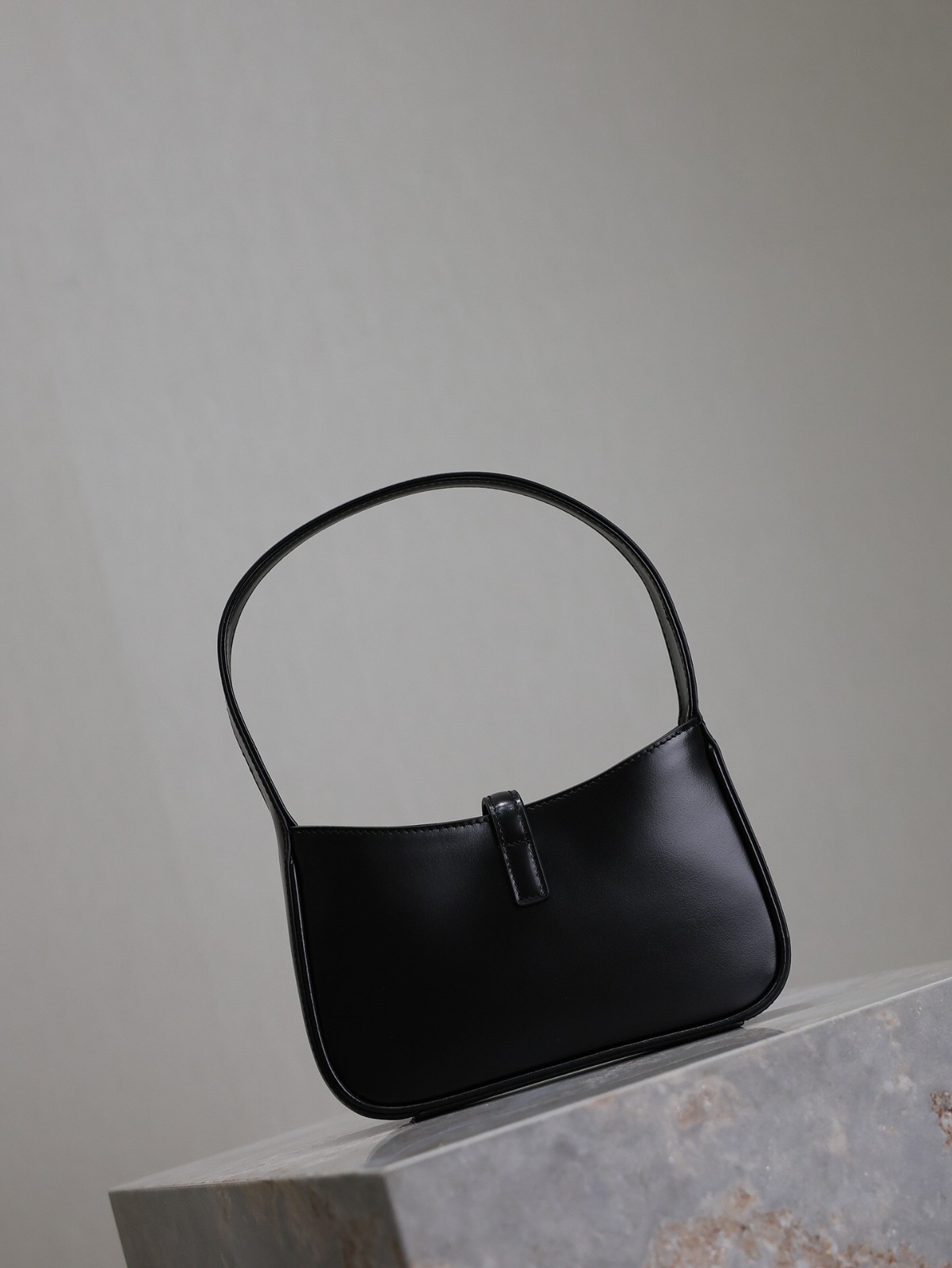 018 YSL 710310