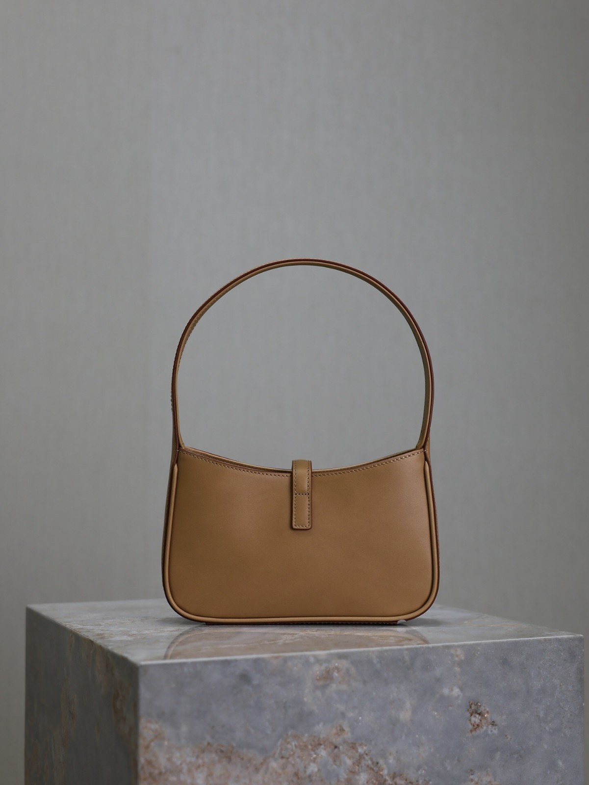 015 YSL 710310