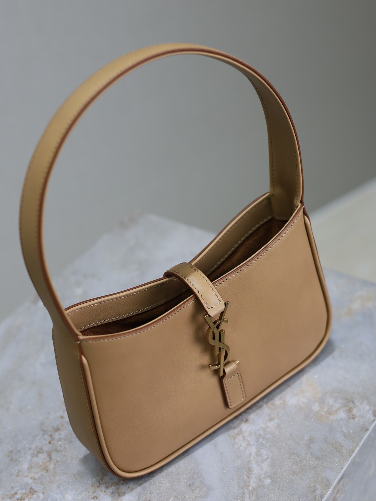 015 YSL 710310