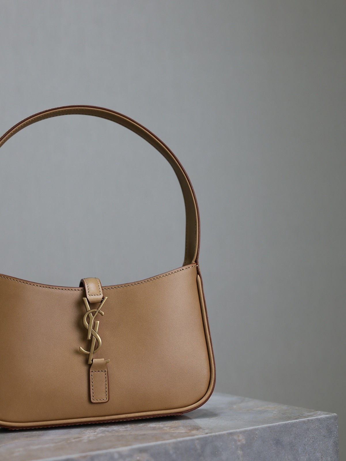 015 YSL 710310