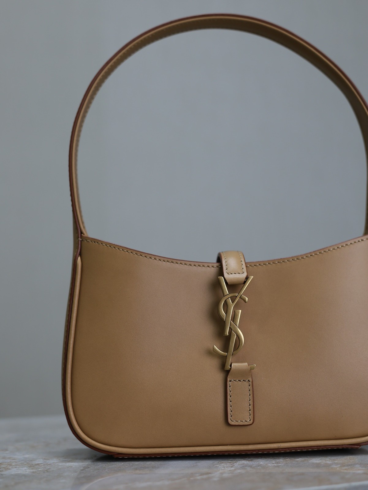 015 YSL 710310