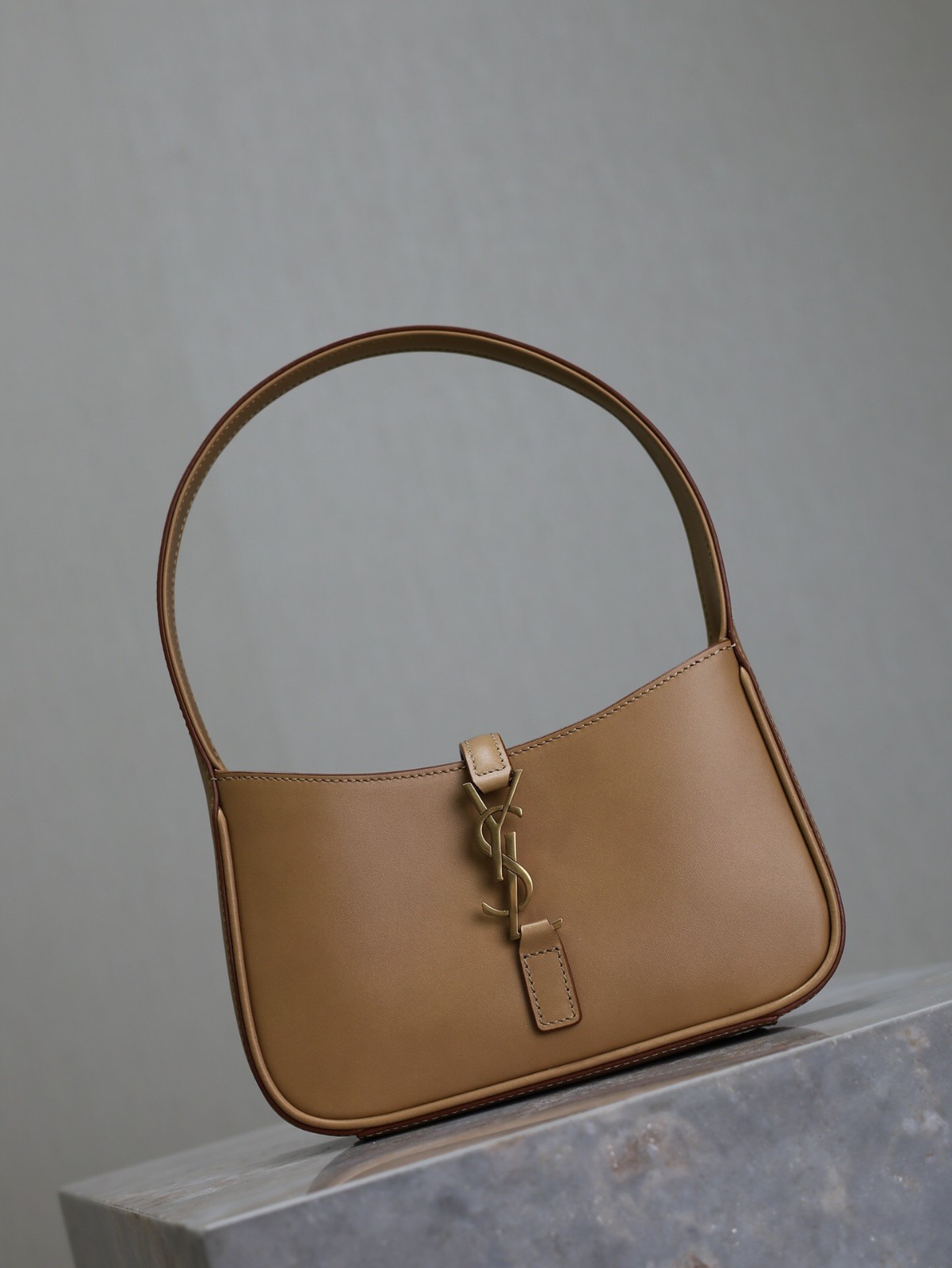 015 YSL 710310